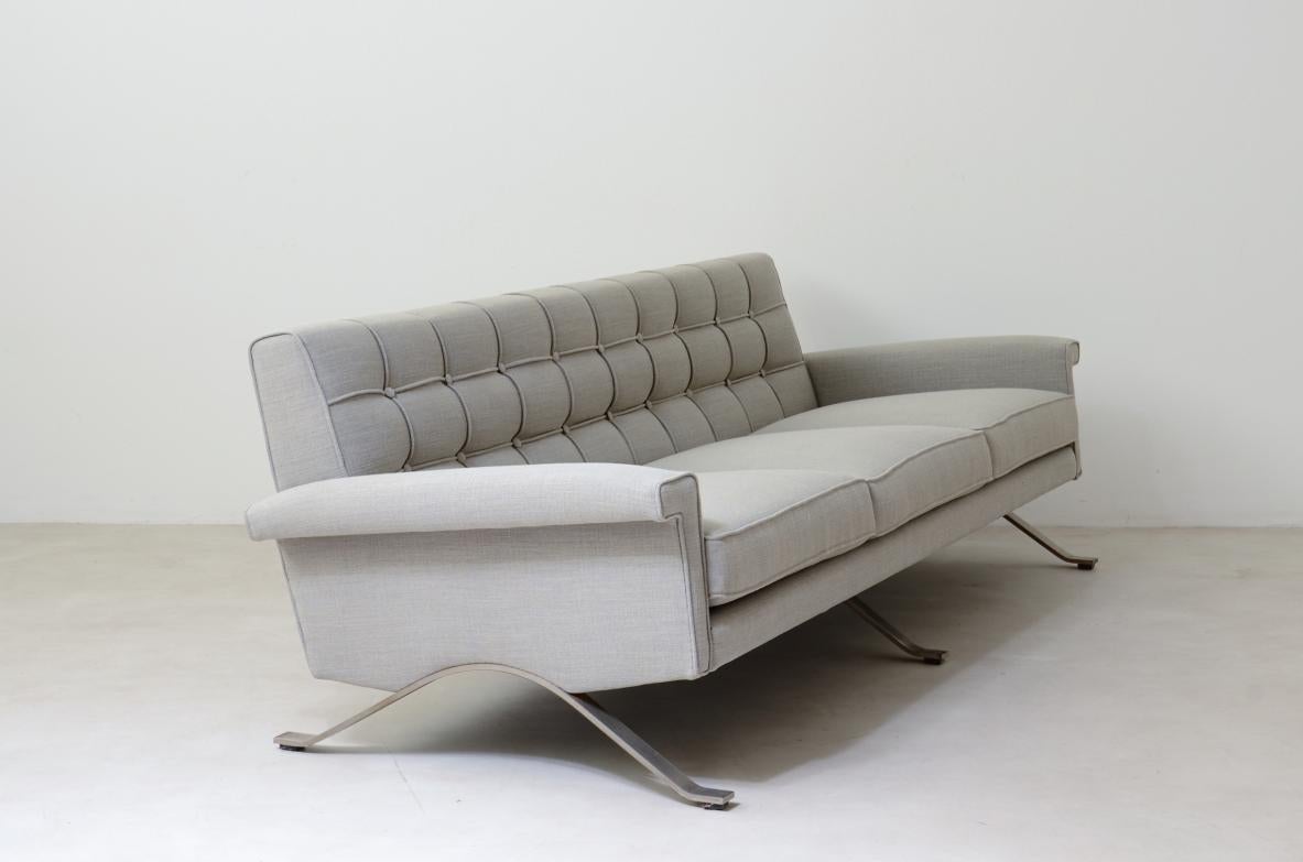 Ico Parisi sofa, model 875 in steel and upholstered fabric In Excellent Condition For Sale In Milano, IT