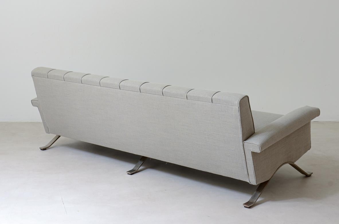 Ico Parisi sofa, model 875 in steel and upholstered fabric For Sale 2