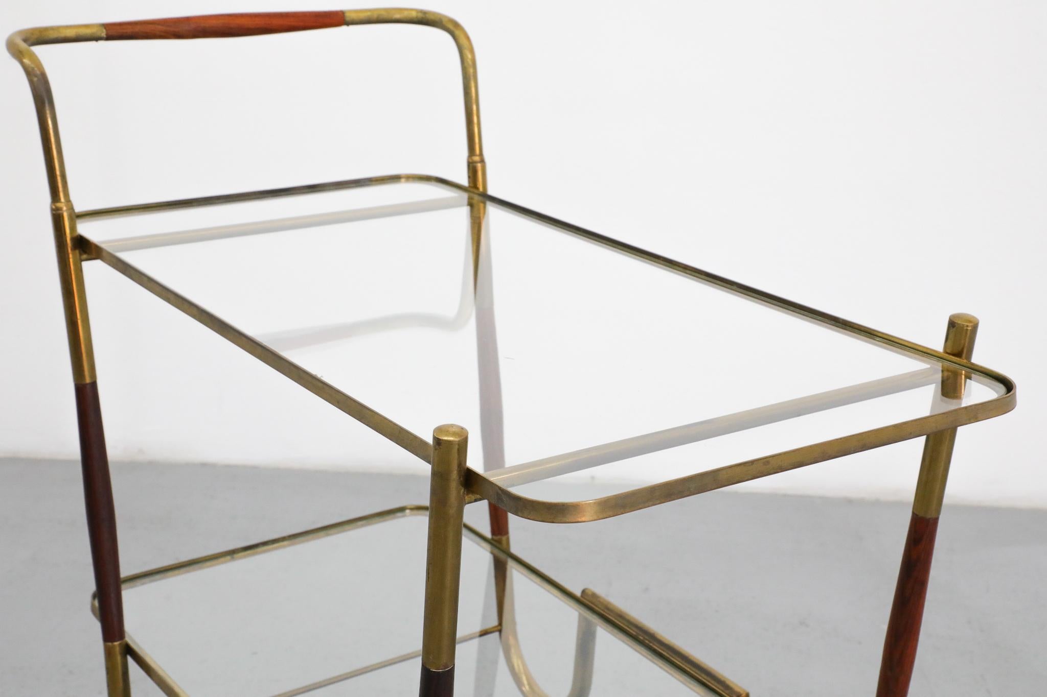 Chariot de bar italien de style Ico Parisi avec cadre décoratif en laiton par Cesare Lacca en vente 5