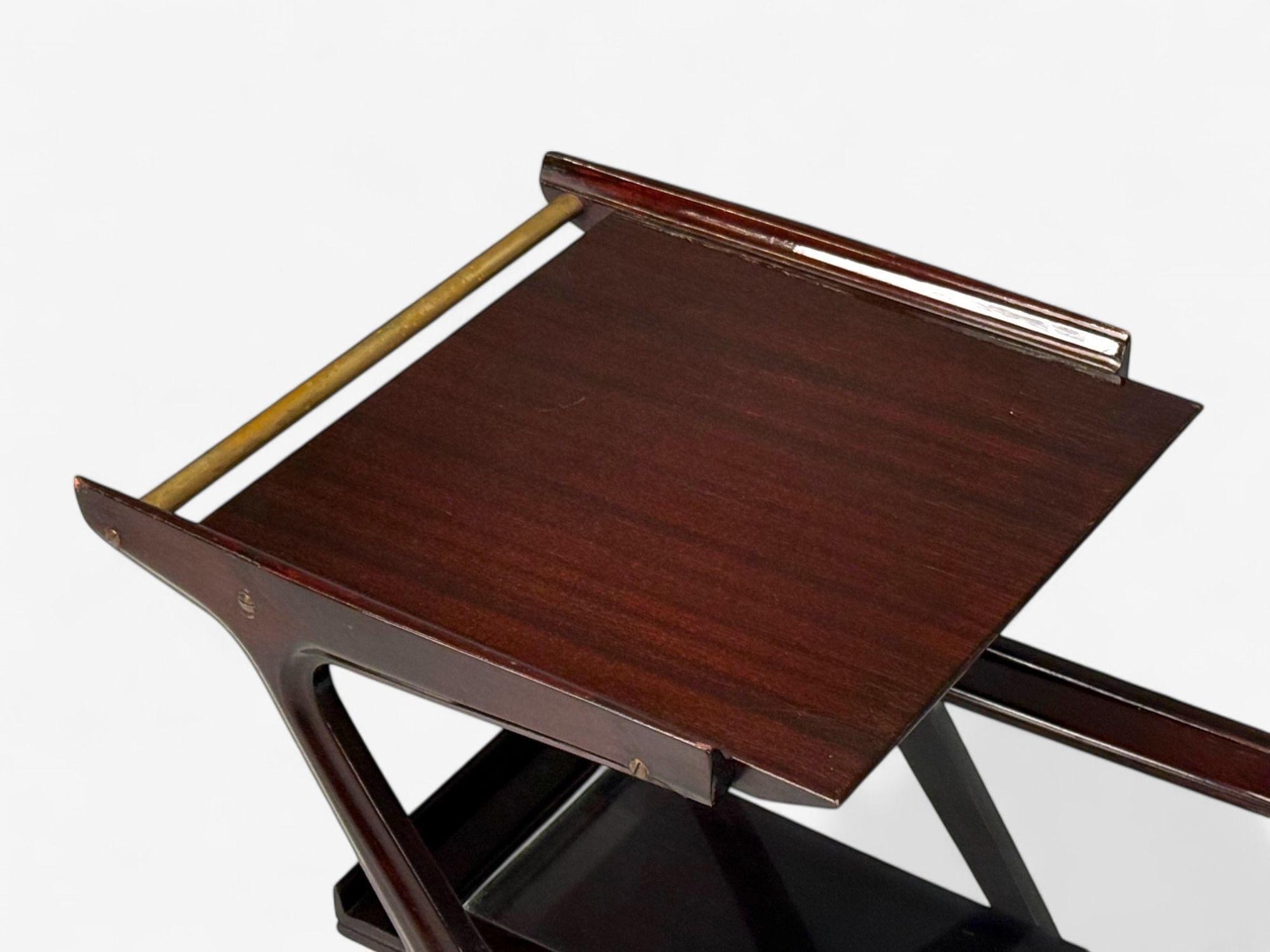 Ico Parisi Style, Italian Modern, Wood, Brass, Glass, Bar Cart, Italy, 1950s Bon état - En vente à Manhasset, NY