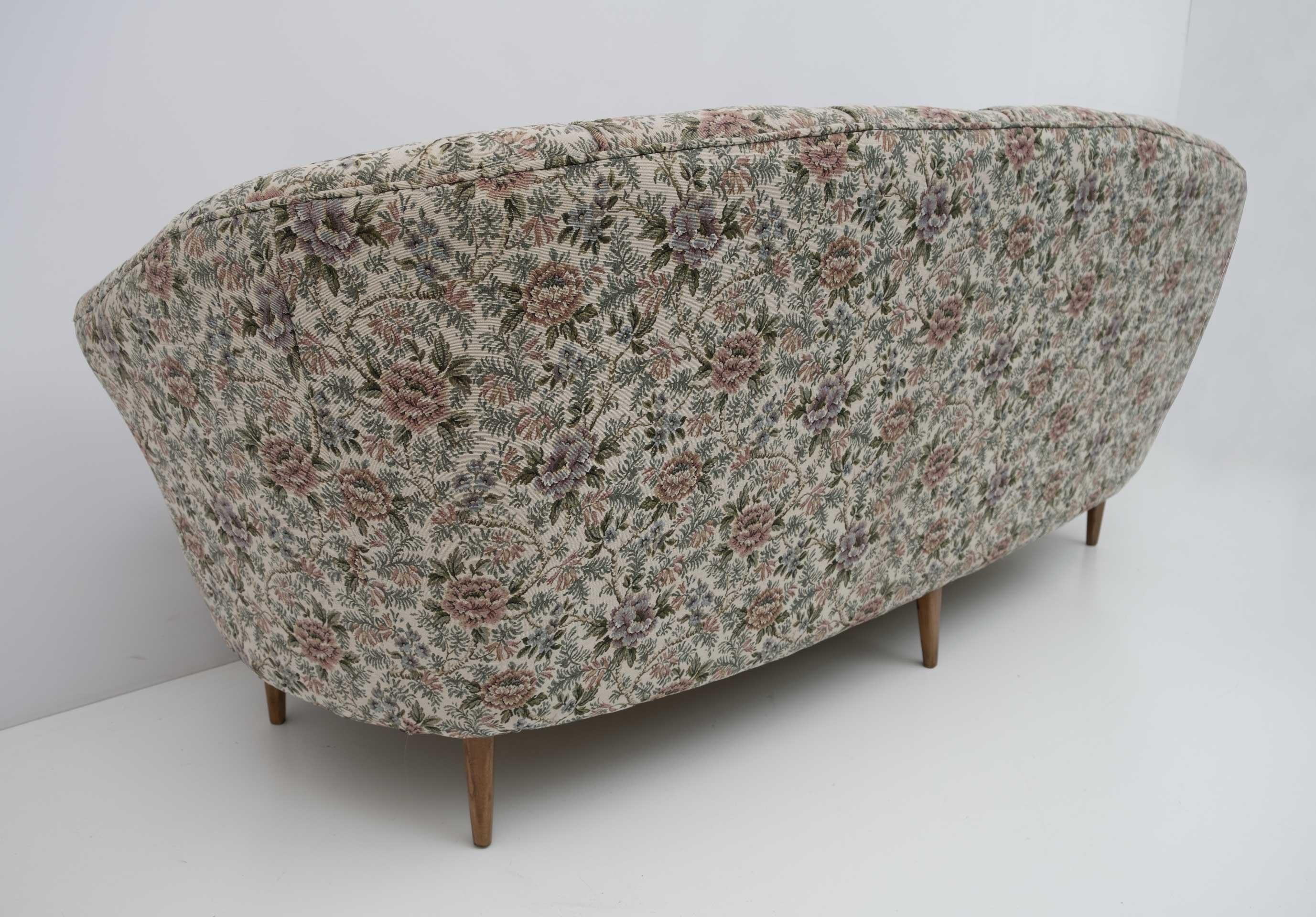 Ico Parisi Style Mid-Century Modern Italian Sofa, 1950s For Sale 2