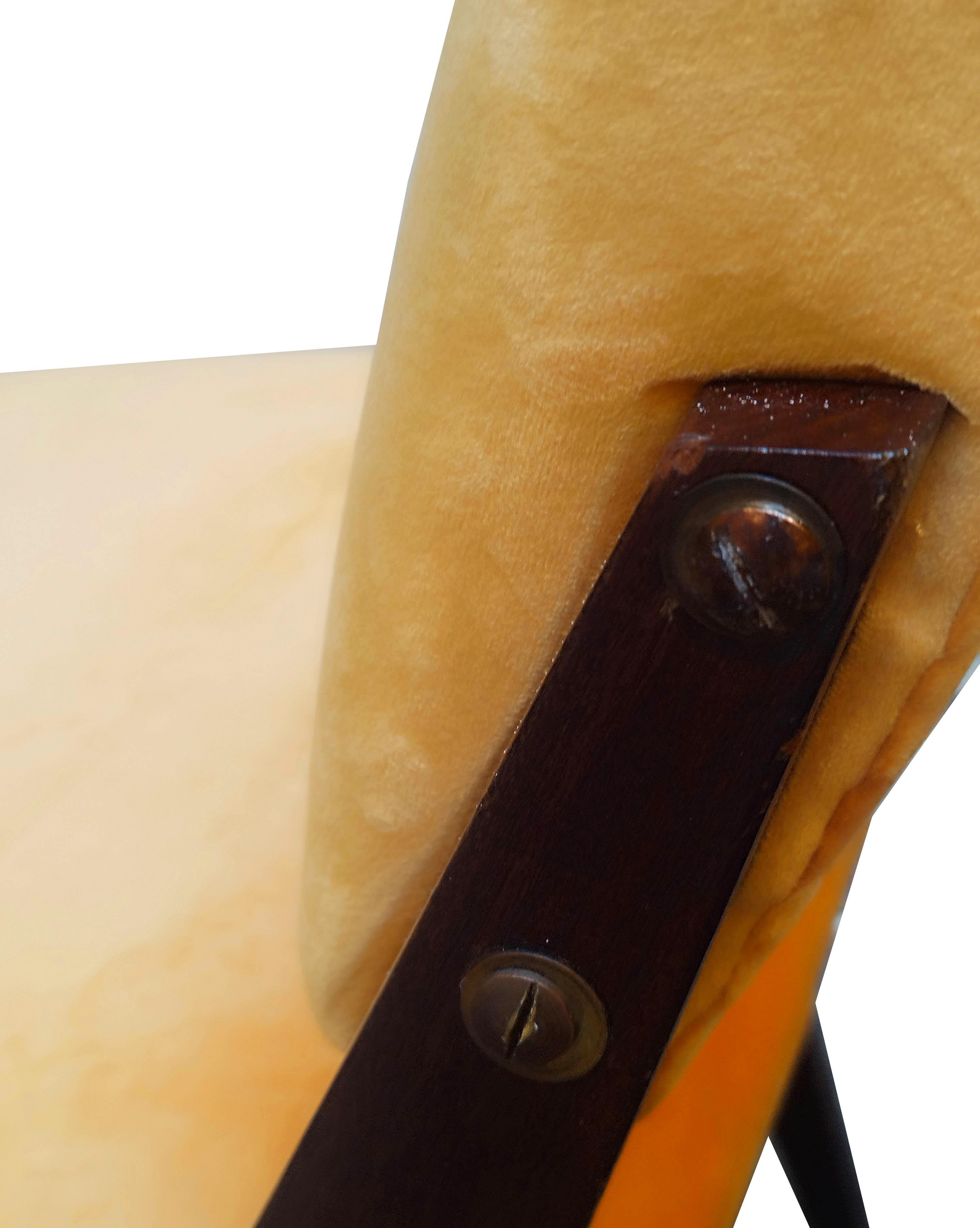 Pareja de sillas de madera y terciopelo estilo Ico Parisi, Italia Años 60 mediados del siglo XX en venta