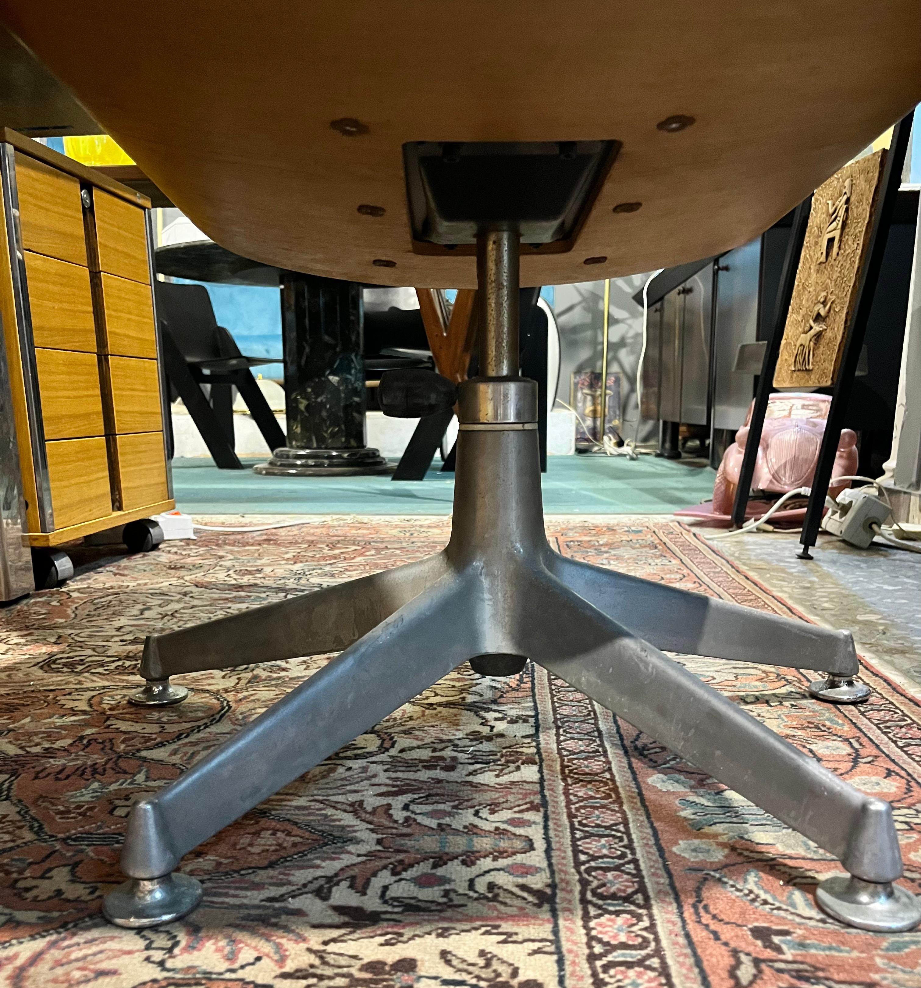 Italian Fauteuil de bureau pivotant Ico Parisi pour Mim Roma dans les années 60 en vente