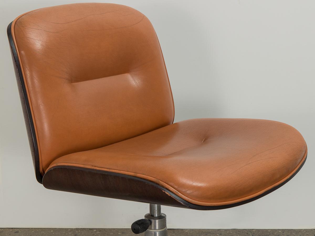 Ico Parisi Terni Swivel Office Chair In Good Condition In Brooklyn, NY