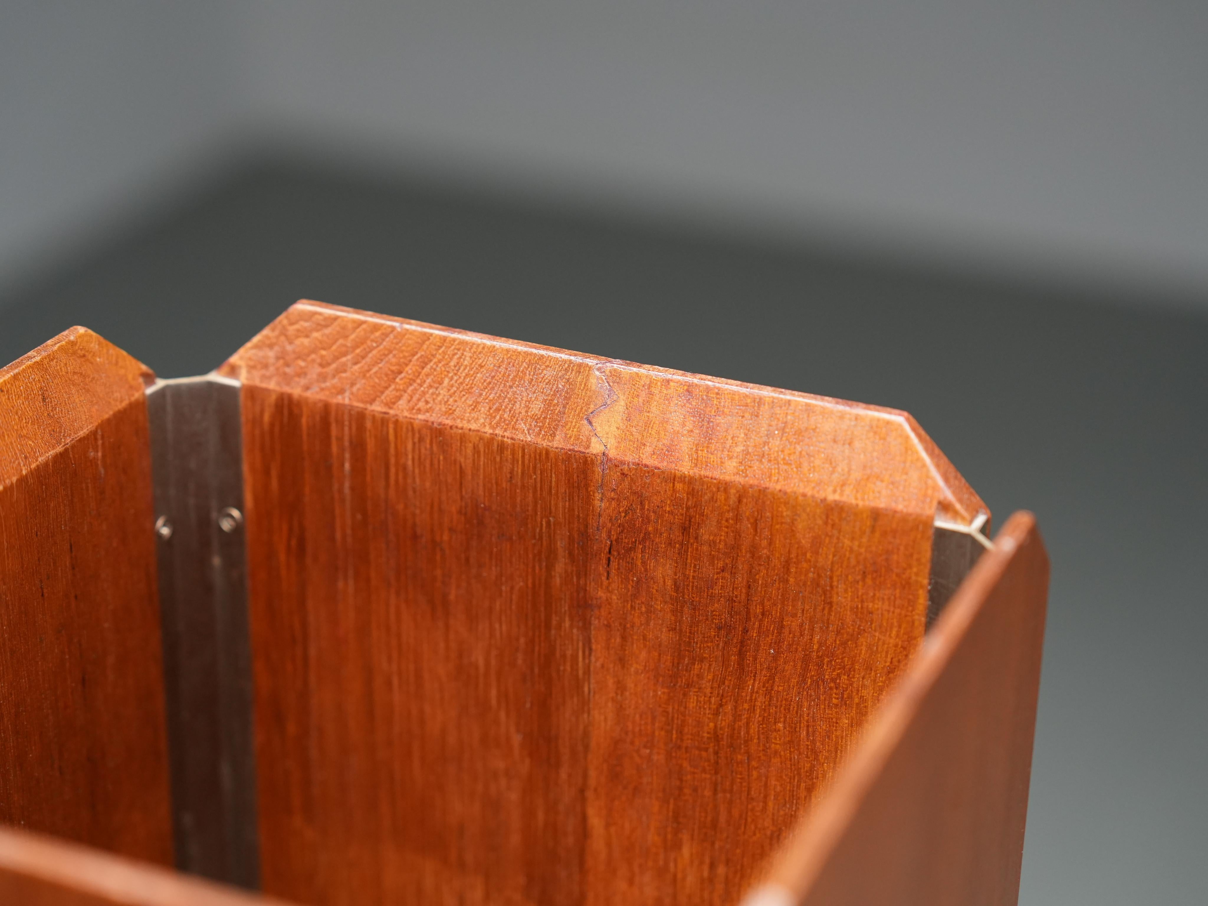 Mid-Century Modern Ico Parisi Umbrella Stand for Stildomus in Walnut and Metal, Italy, 1950's en vente