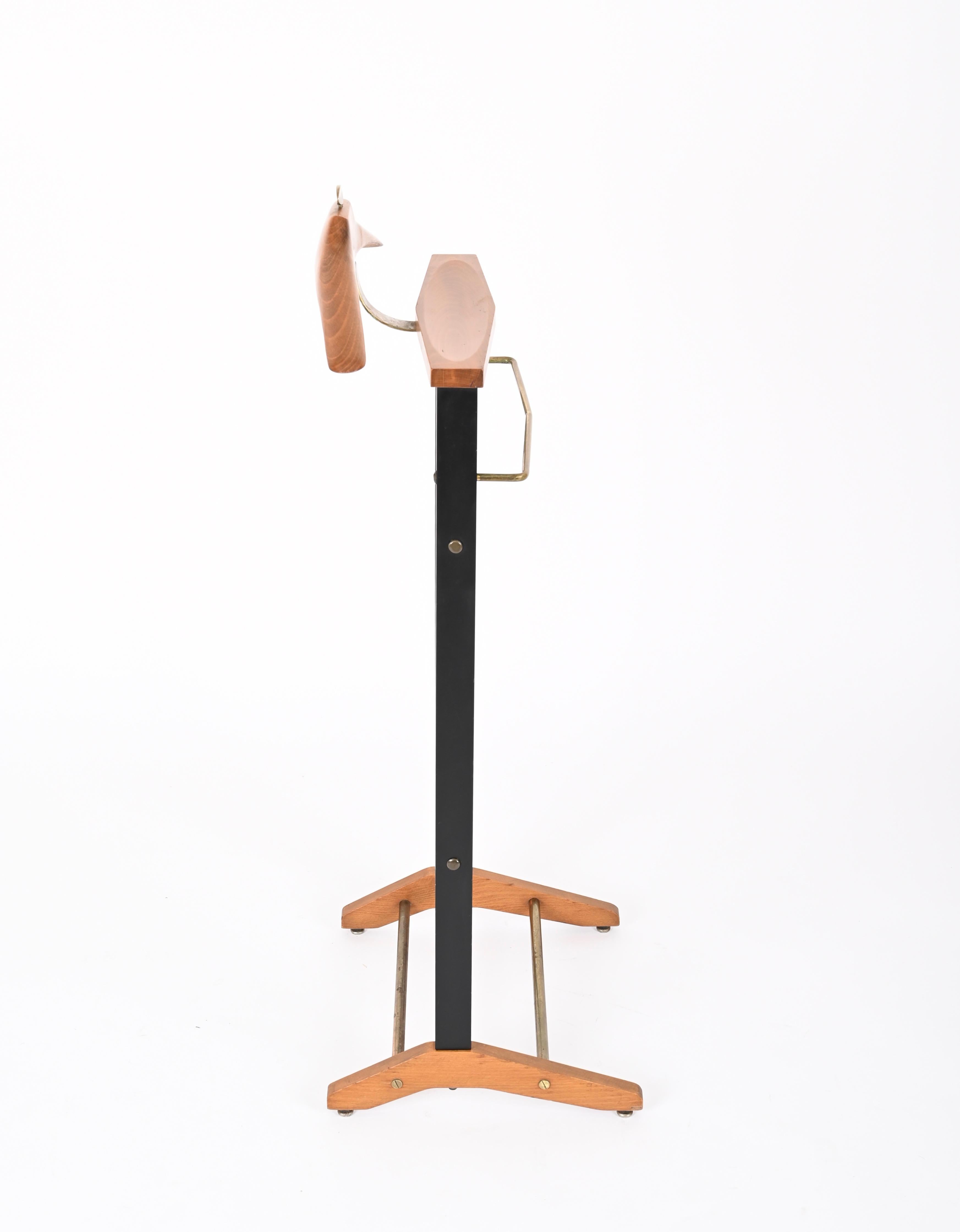 Mid-Century Modern Ico Parisi Valet Beech and Brass Coat Stand for Fratelli Reguitti, Italy 1960s For Sale