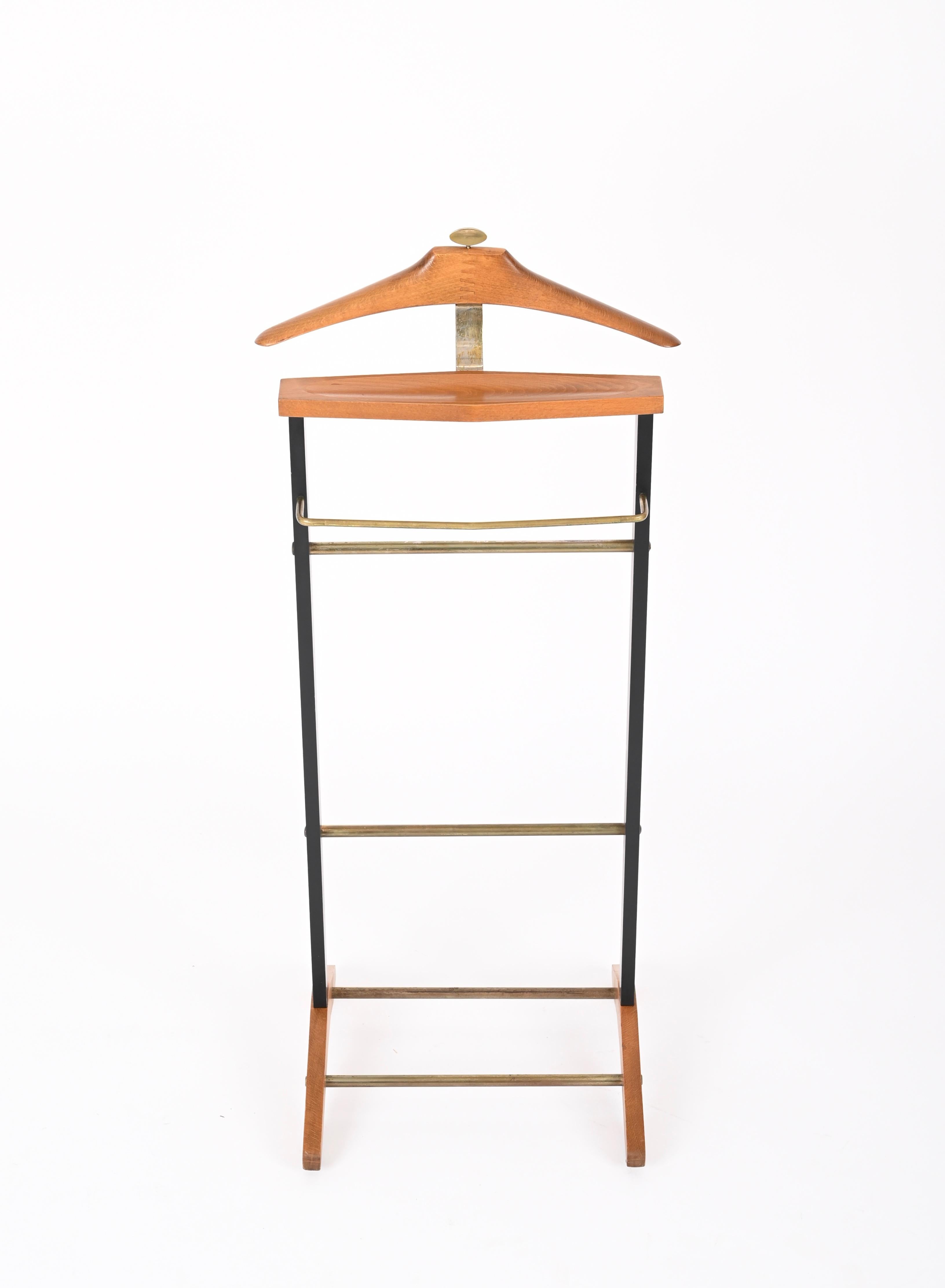 Enameled Ico Parisi Valet Beech and Brass Coat Stand for Fratelli Reguitti, Italy 1960s For Sale