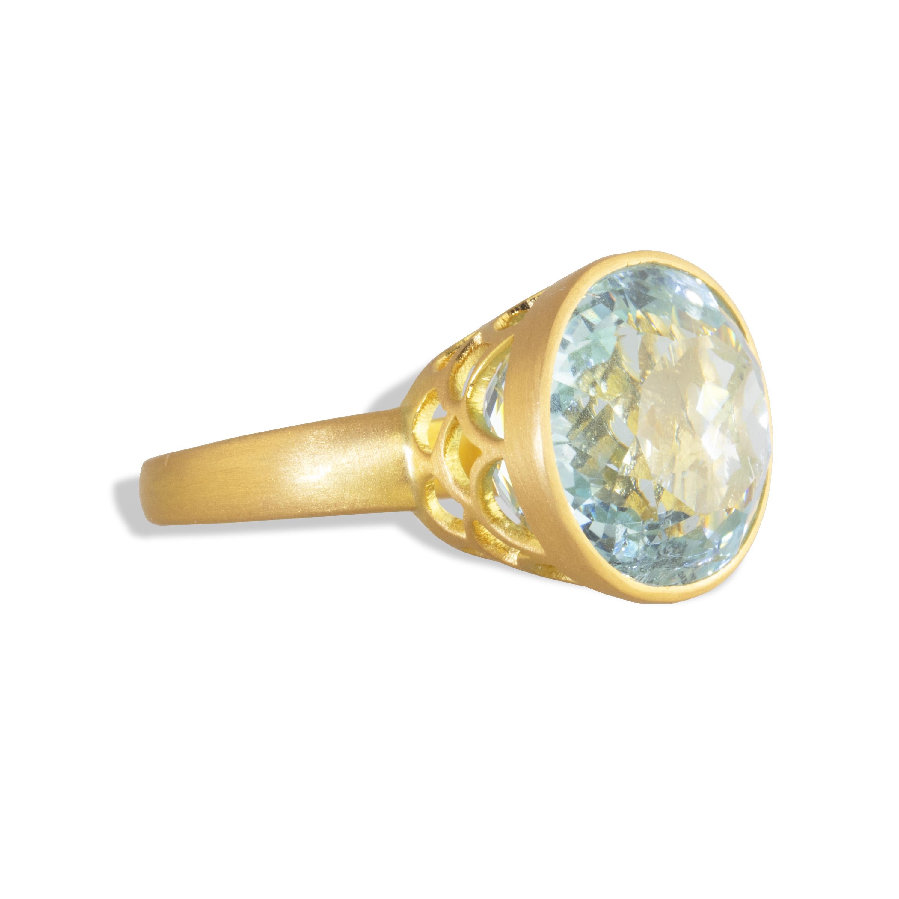 Brilliant Cut Ico & the Bird Fine Jewelry 20.5 carat Aquamarine Gold Ring For Sale