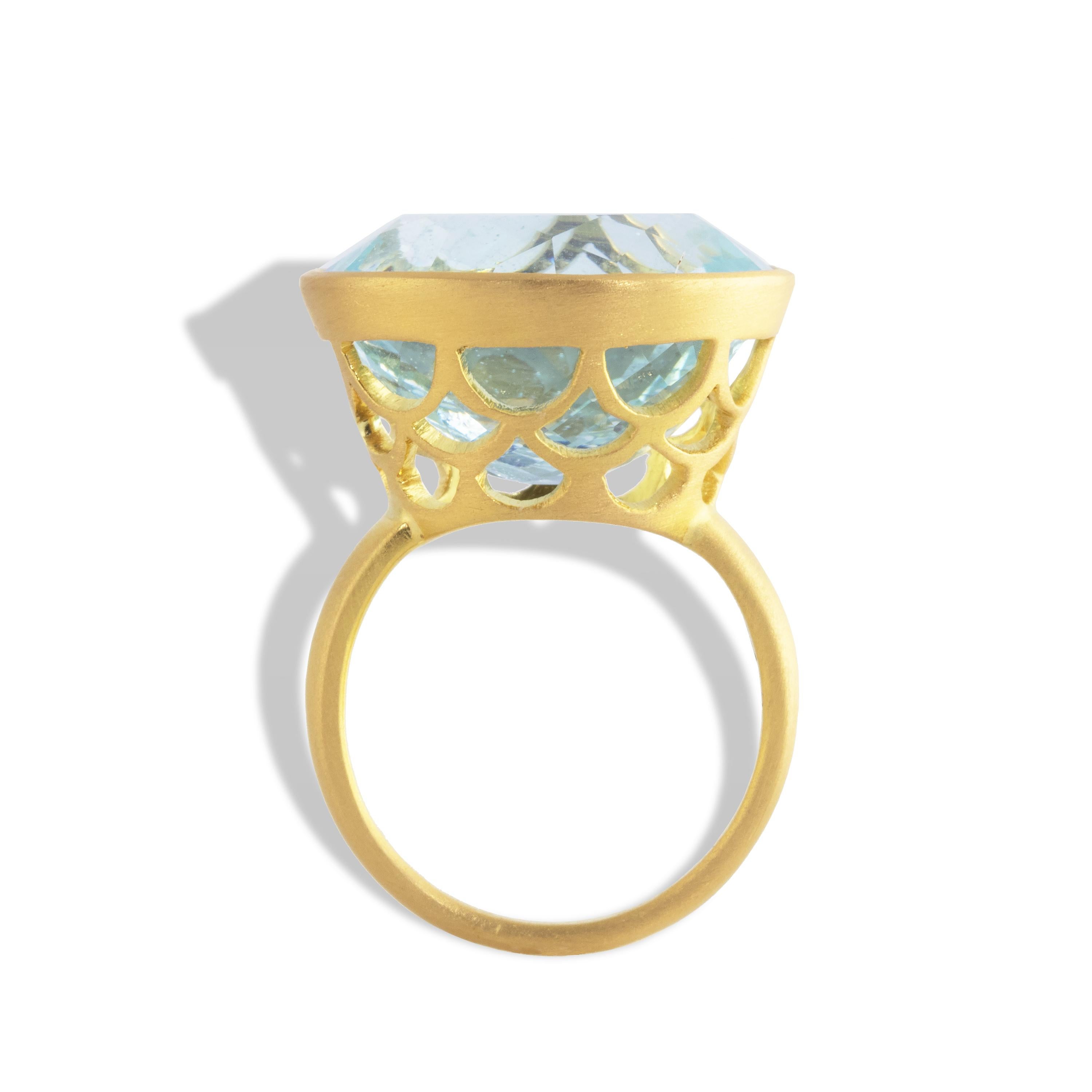 Women's Ico & the Bird Fine Jewelry 20.5 carat Aquamarine Gold Ring For Sale