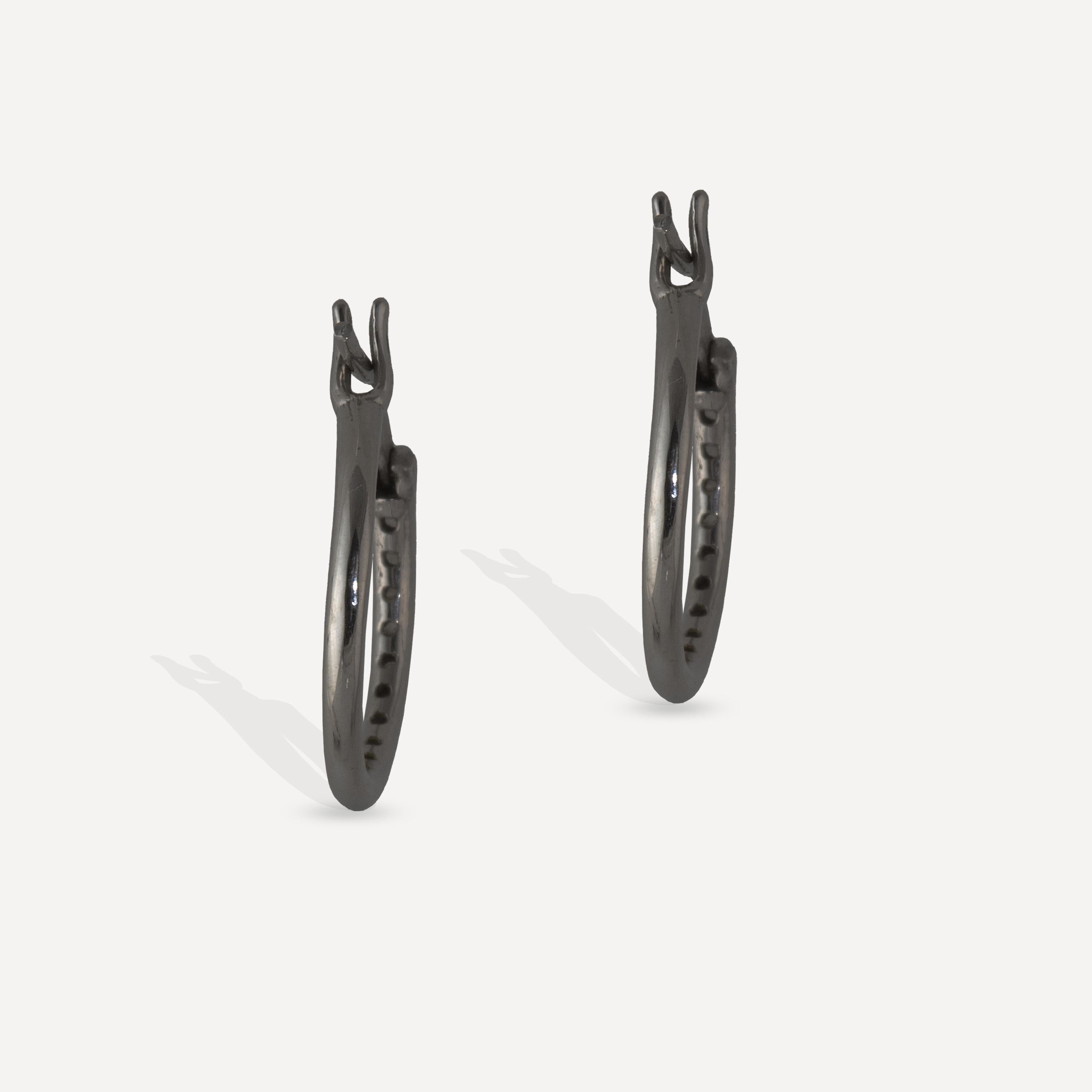 Ico & the Bird Fine Jewelry .24 Karat Schwarze Diamant-Creolen (Kunsthandwerker*in) im Angebot
