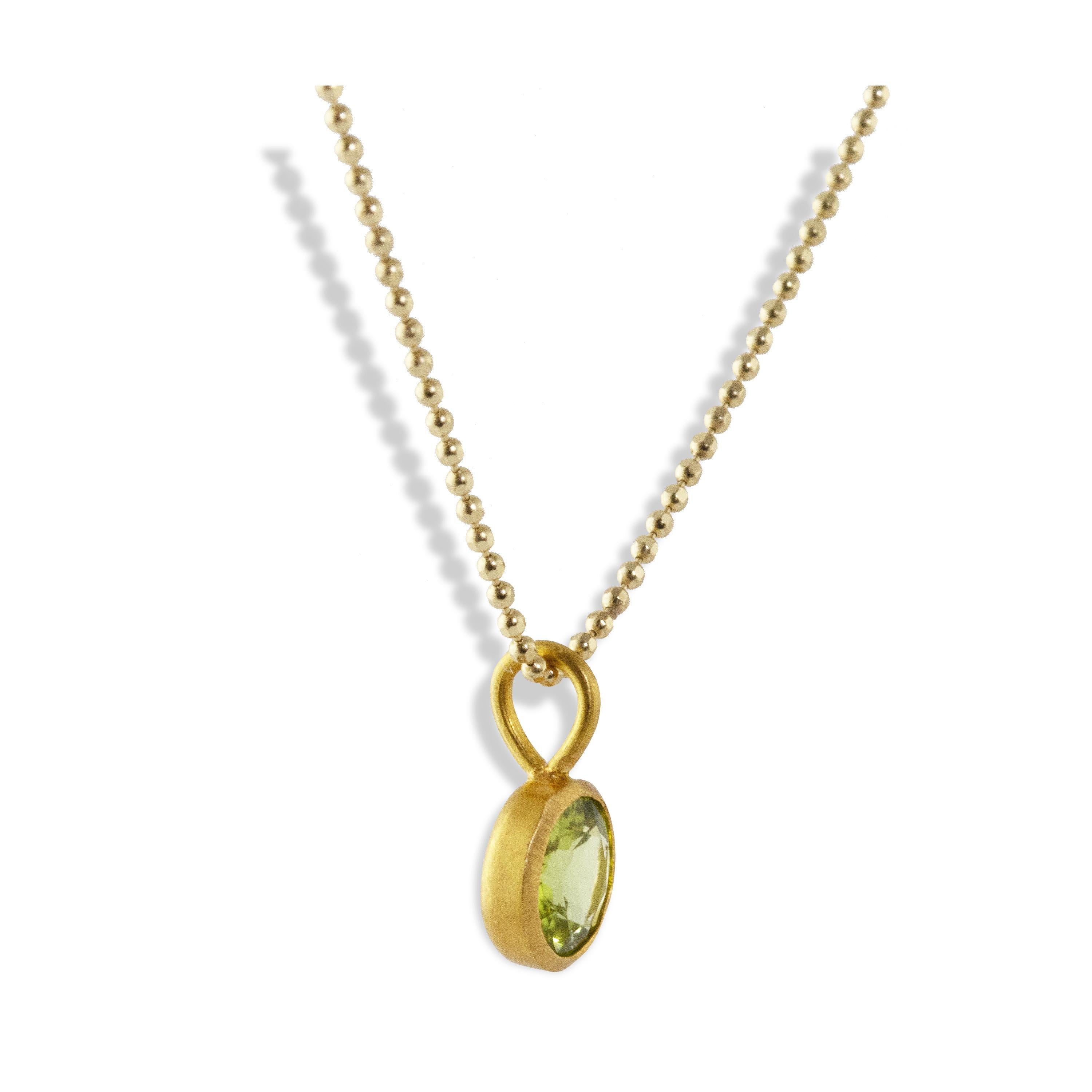 Artisan Ico & the Bird Fine Jewelry 1.63 carat Peridot Gold Pendant For Sale