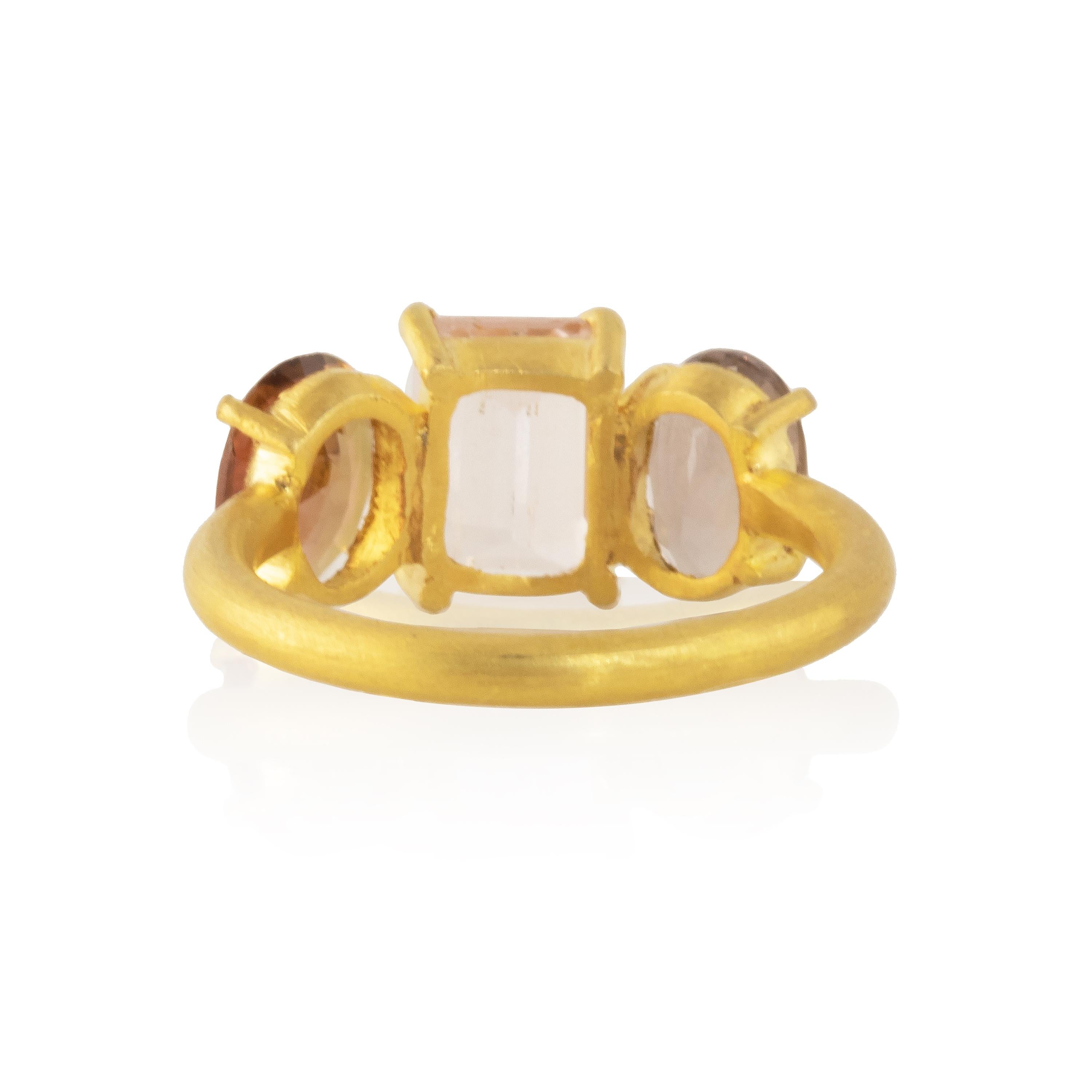 Ico & the Bird Fine Jewelry Bague en or à trois anneaux de tourmaline de 3,75 carats Neuf - En vente à Los Angeles, CA
