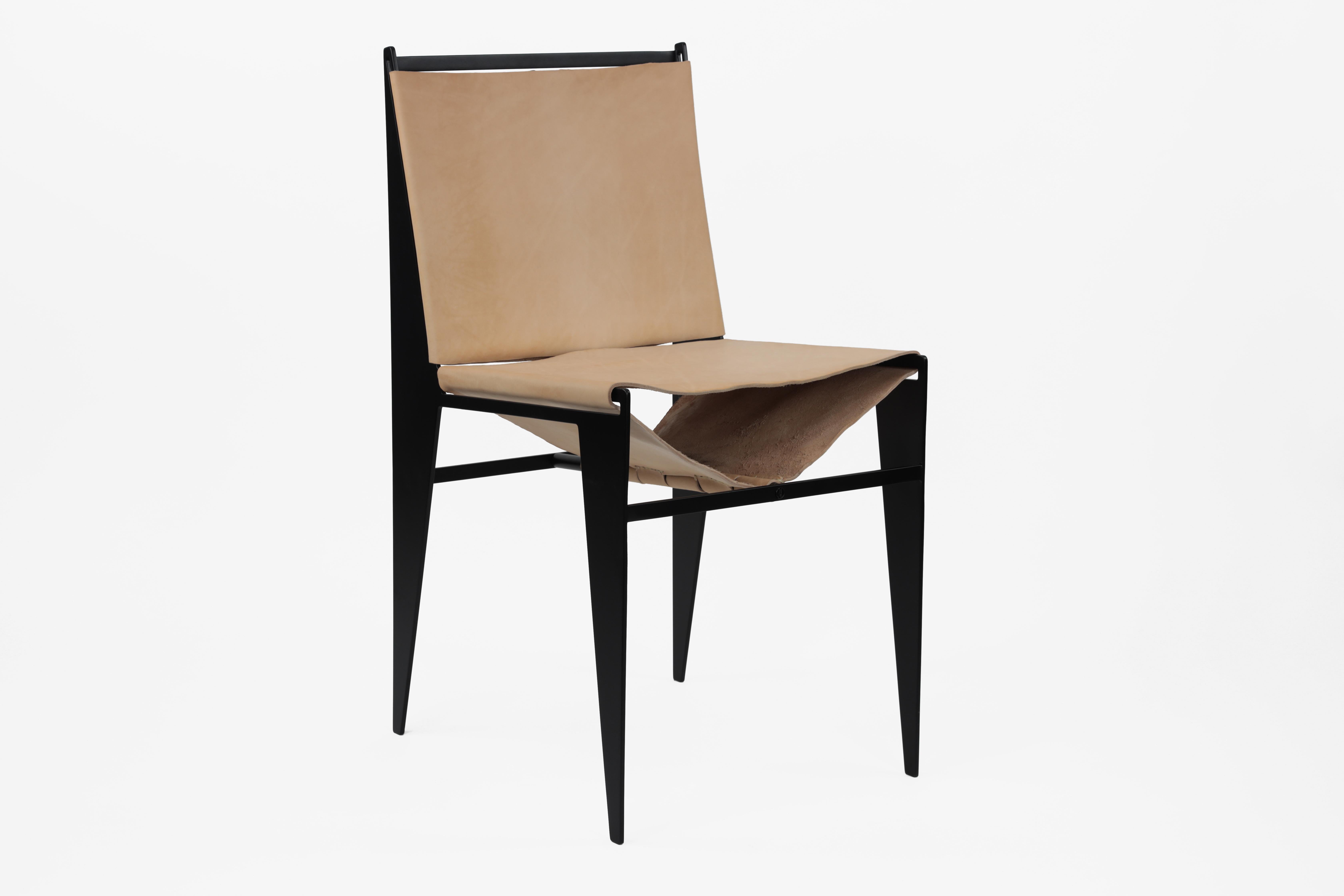 Ikon-Stuhl aus pulverbeschichtetem Stahl und Leder von Christopher Kreiling (Moderne) im Angebot