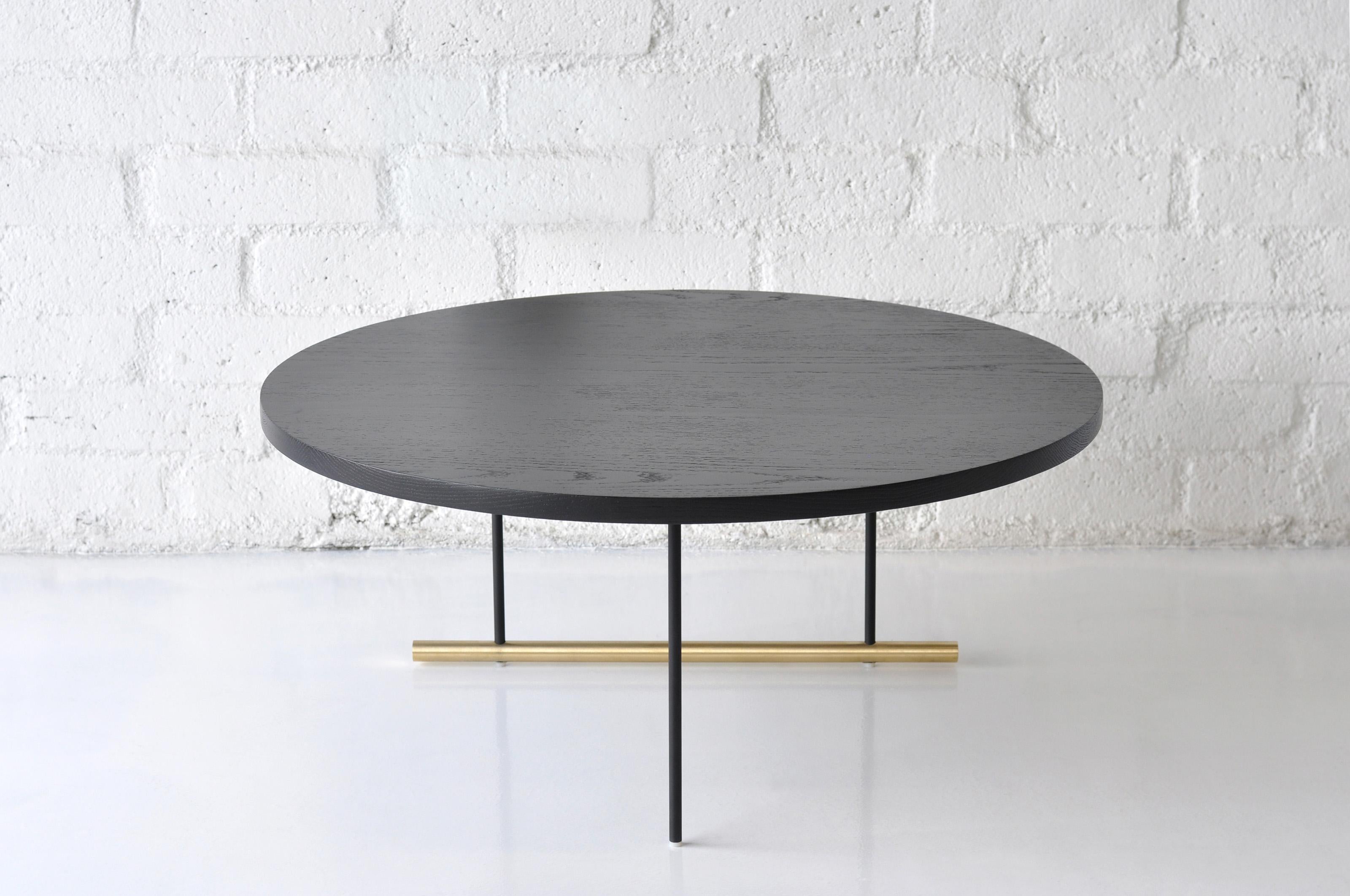 Moderne Grande table basse emblématique en chêne ébénisé de Phase Design en vente
