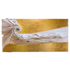 „Icon VII“ Skulpturale Leinwand mit 24 Karat Blattgold von Elena Rousseau