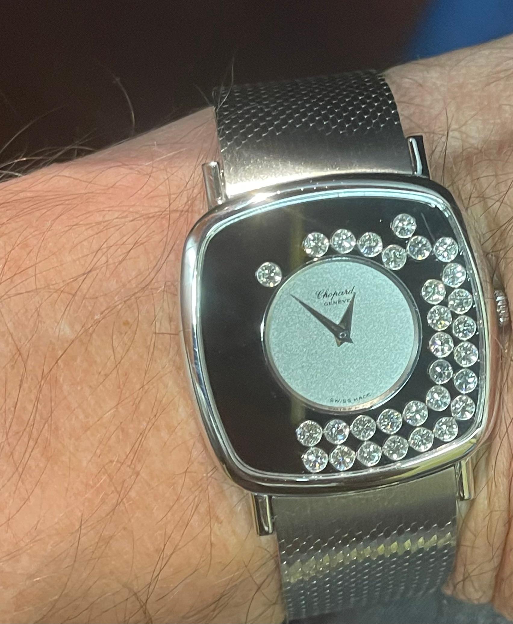 this design was the biggest success in the history of chopard. designer
ronald kurowski was inspired by water droplets sparkling in the sunshine at a waterfall and decided to design a mens watch with moving diamonds, that also flash in the sun. it