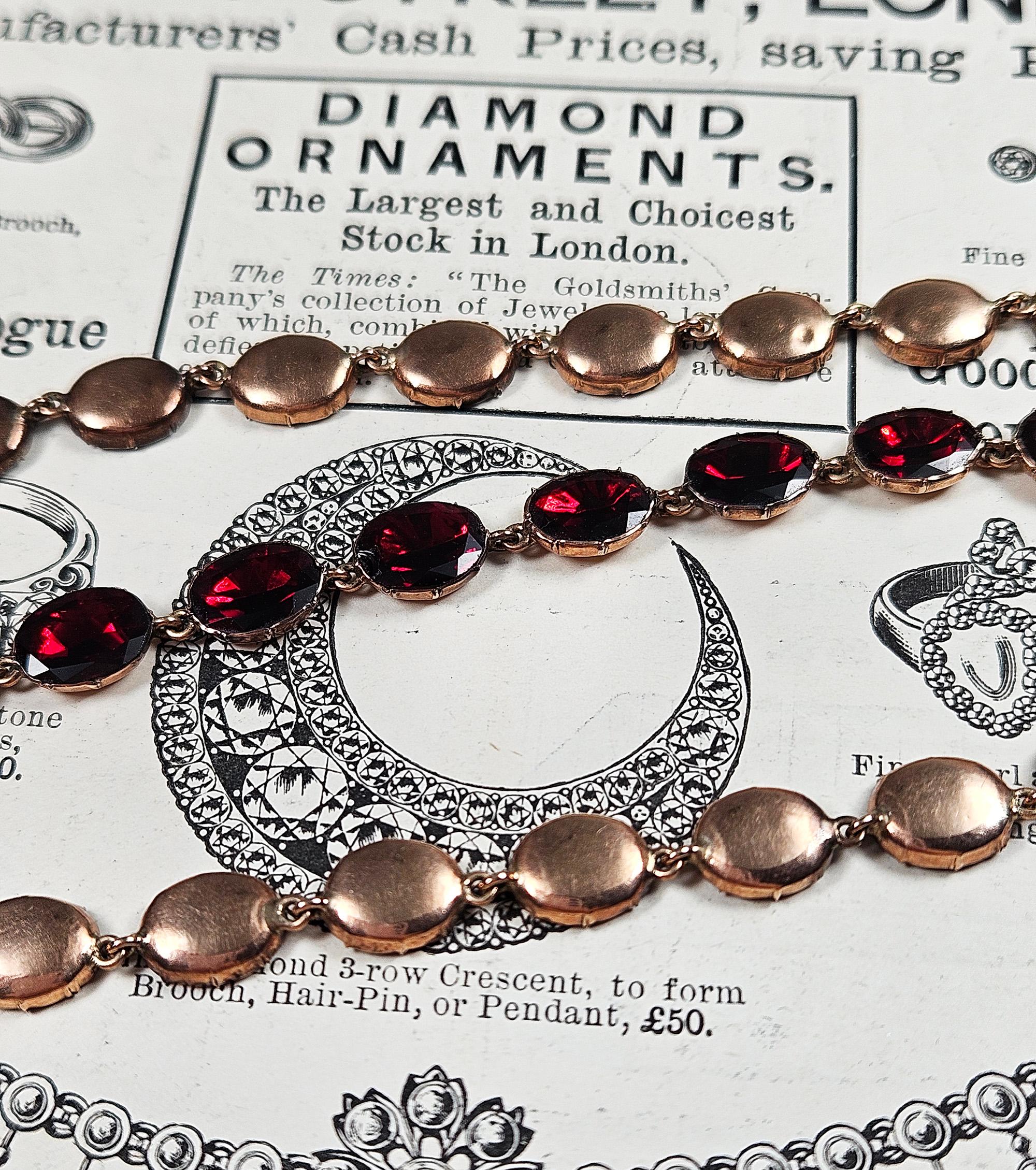 Icónico collar inglés georgiano de 1820 con granate de corte plano Riviere de oro rosa de 9 ct en venta 4
