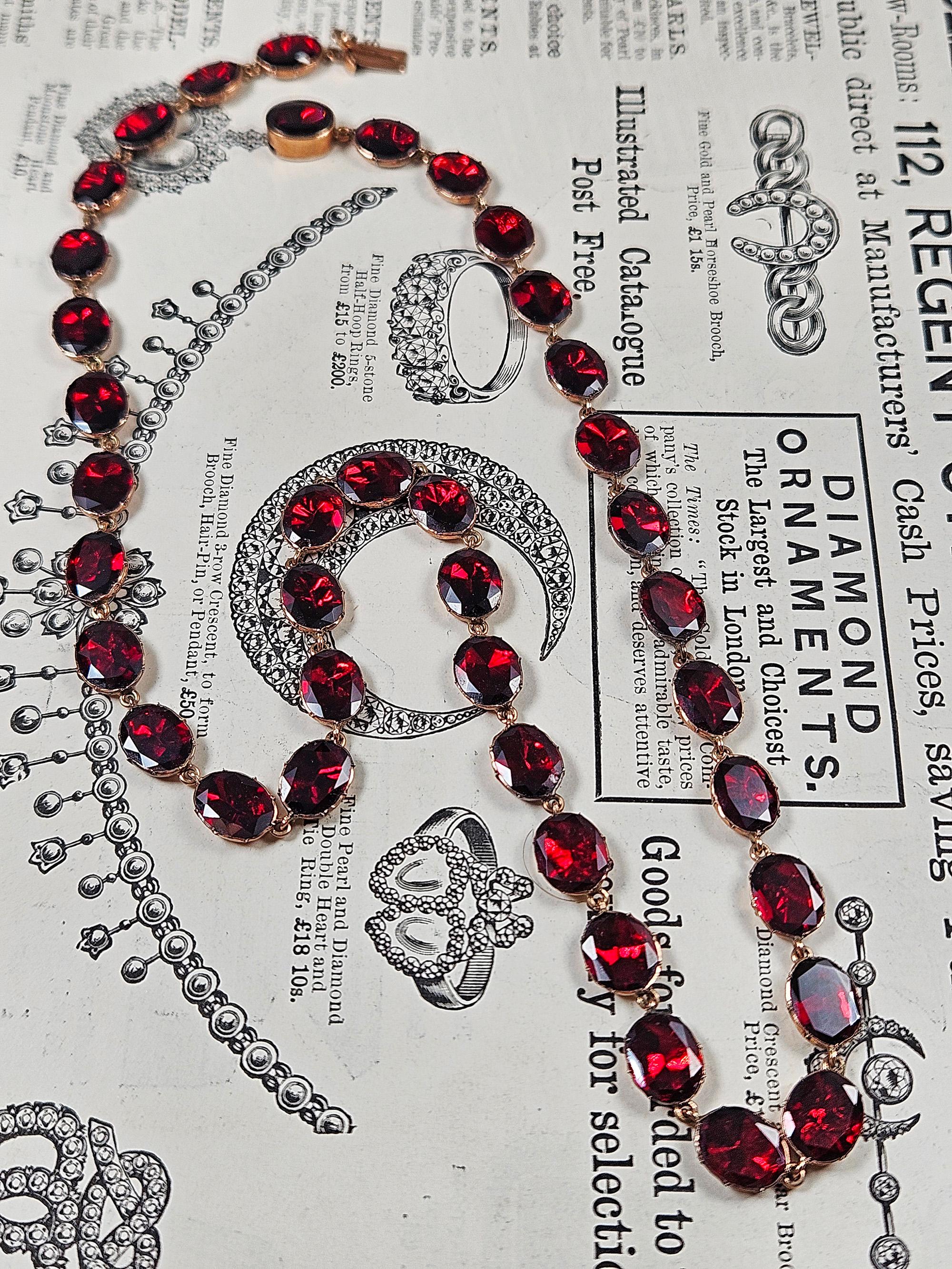 Icónico collar inglés georgiano de 1820 con granate de corte plano Riviere de oro rosa de 9 ct en venta 5