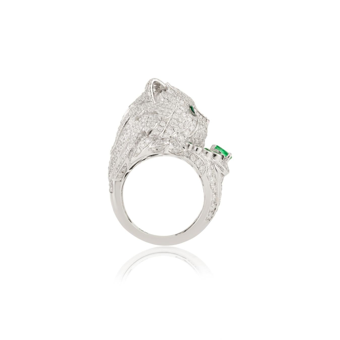 Im Angebot: Ikonischer Katzenring, Tierschmuck, 18 Karat massives Weißgold mit Smaragd & Diamant () 11