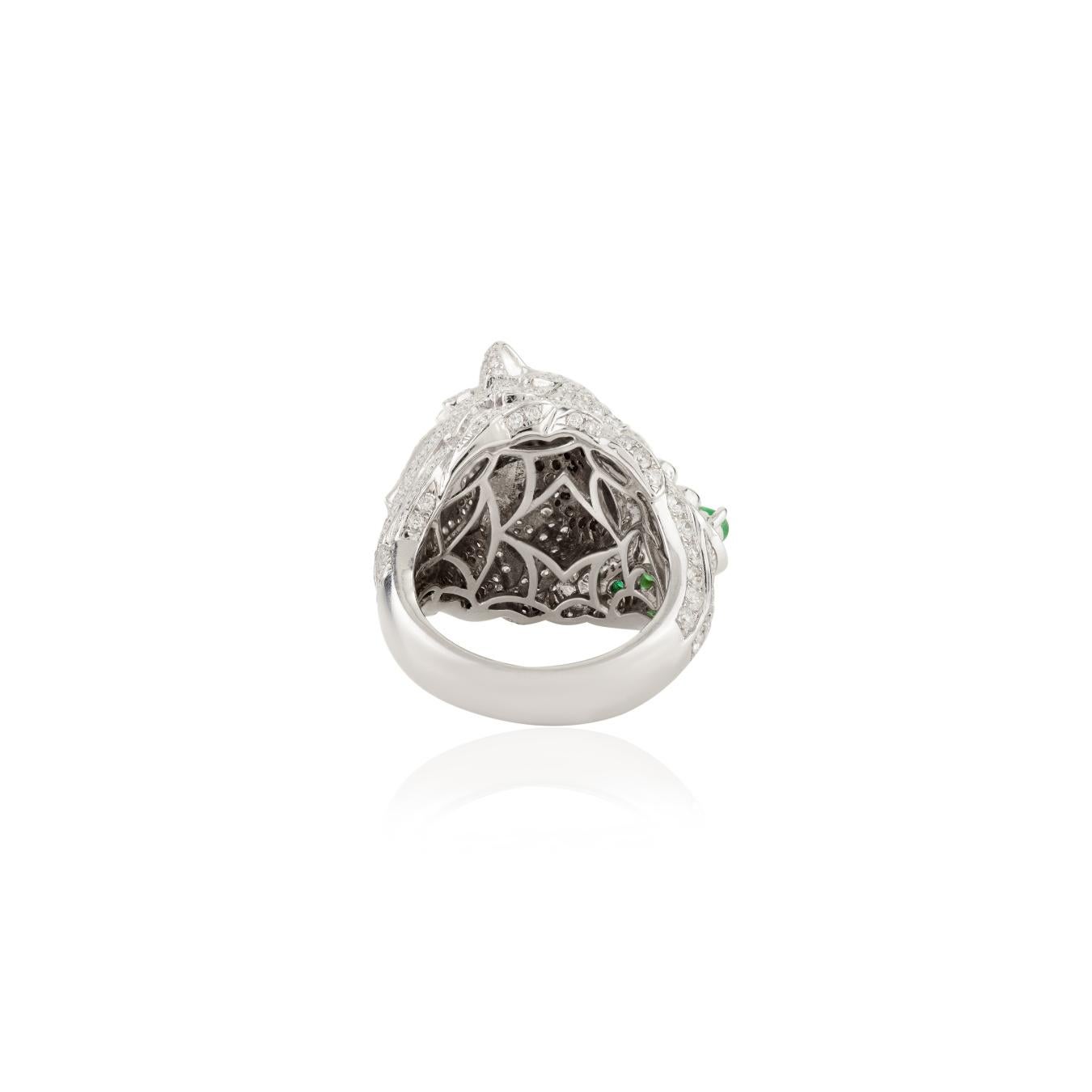 Im Angebot: Ikonischer Katzenring, Tierschmuck, 18 Karat massives Weißgold mit Smaragd & Diamant () 5
