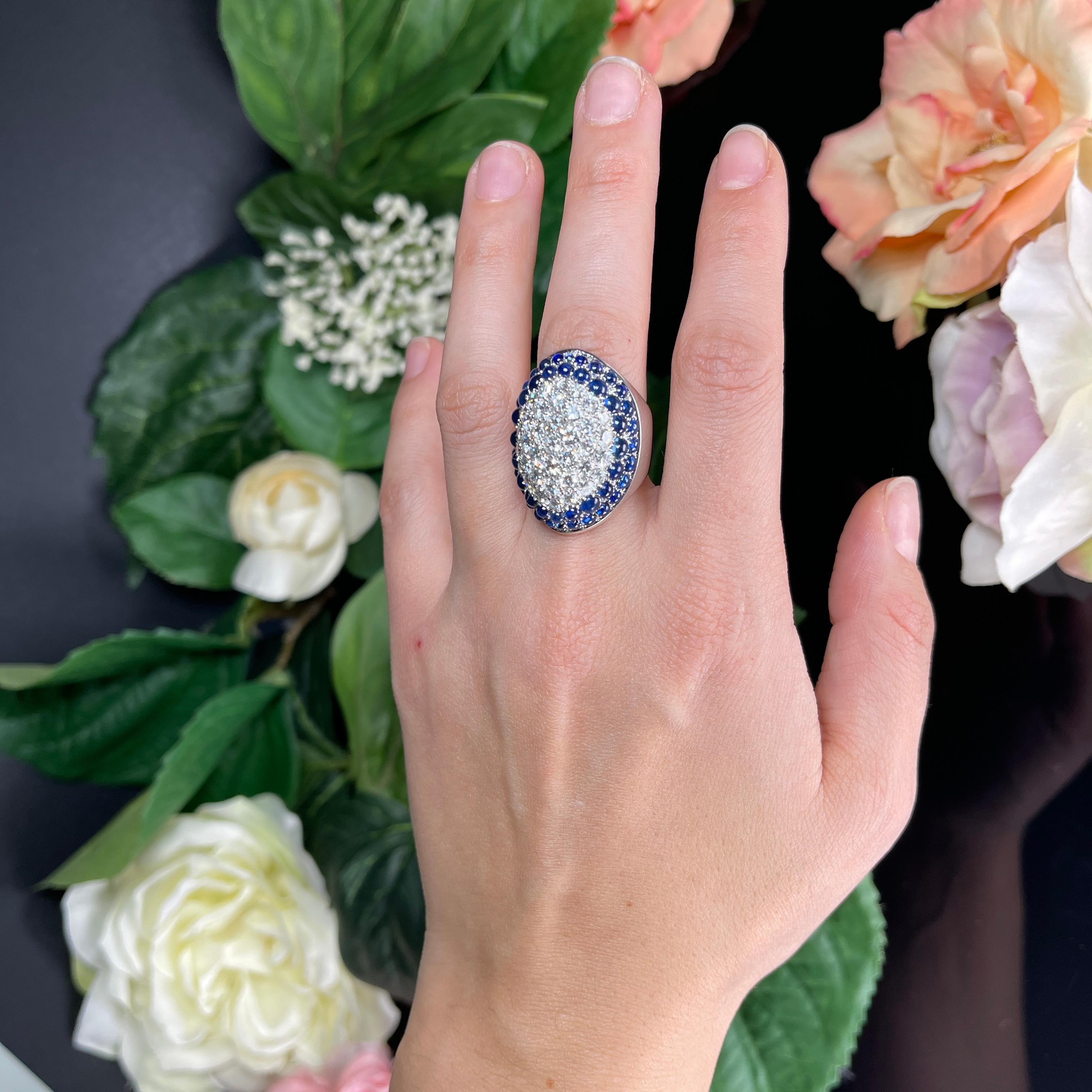 Iconic 18k White Gold Ring with Pavé of Diamonds 3.97 and Cabochon Sapphire 6.24 For Sale 7
