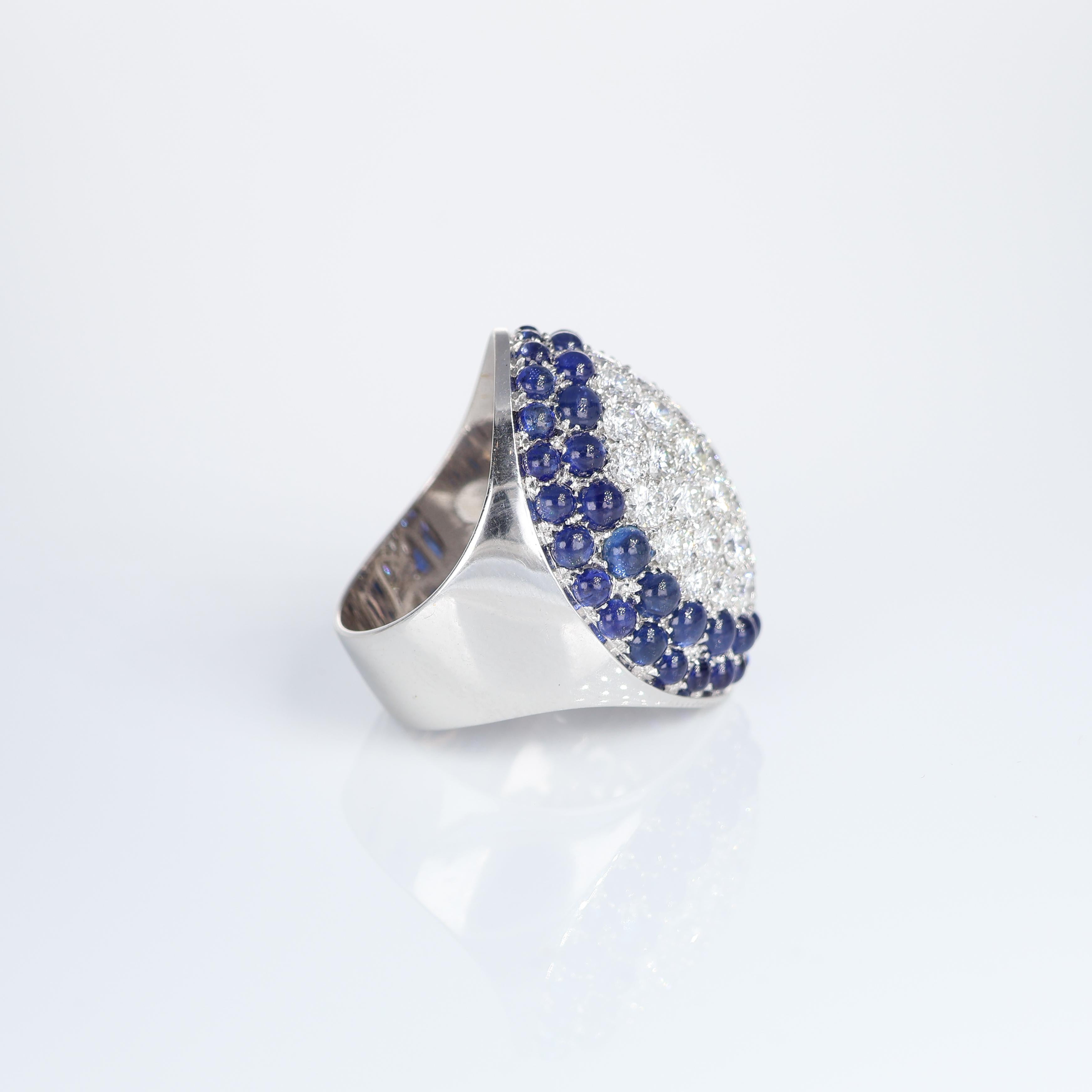 Iconic 18k White Gold Ring with Pavé of Diamonds 3.97 and Cabochon Sapphire 6.24 For Sale 1