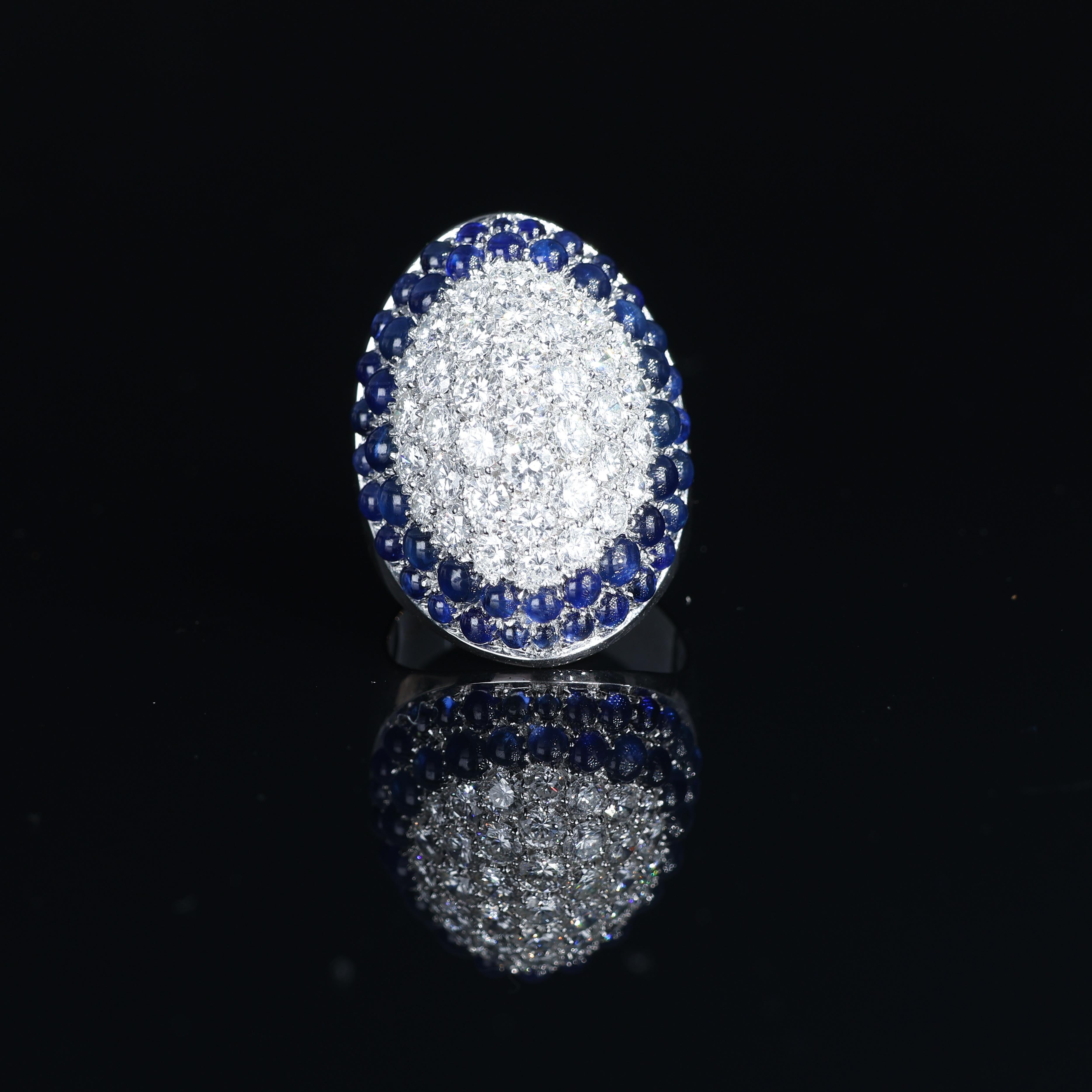 Iconic 18k White Gold Ring with Pavé of Diamonds 3.97 and Cabochon Sapphire 6.24 For Sale 3