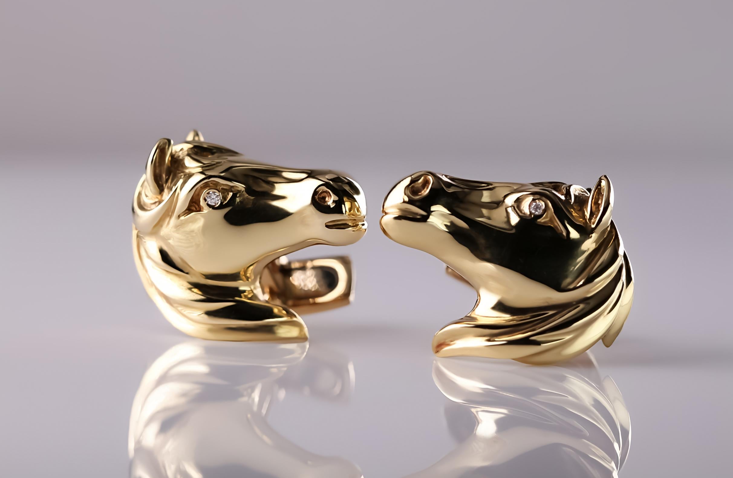 Unleash your inner strength and elegance with these extraordinary 18K yellow gold horse head cufflinks. Expertly crafted by skilled Florentine artisans, each cufflink is a miniature creation that captures the powerful and timeless essence of the