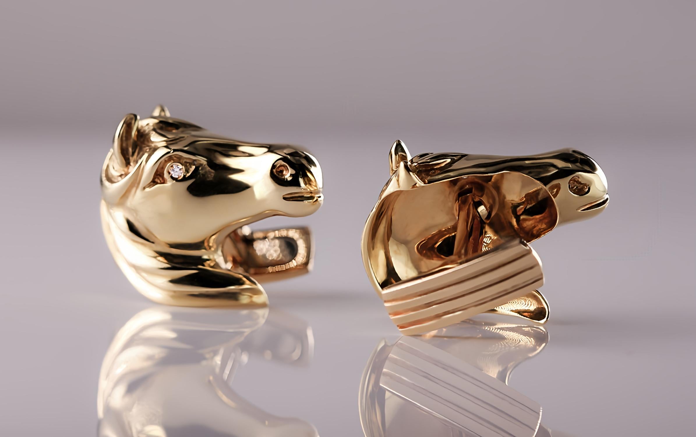 Round Cut Iconiques boutons de manchette tête de cheval en or jaune 18 carats avec yeux en diamant en vente