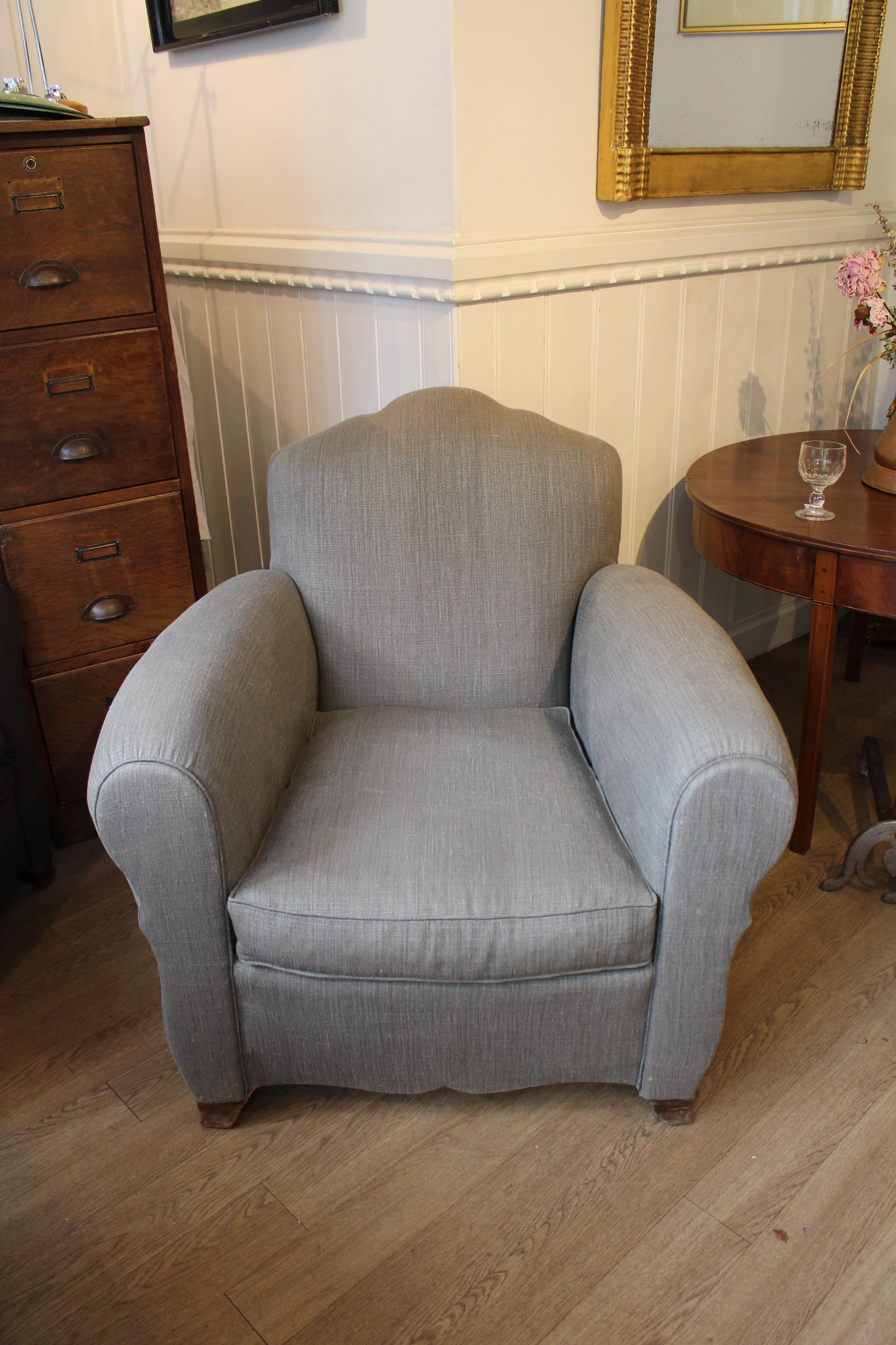 Iconic 1940 French Art Deco Club Chair Armchair Re-Upholstered Grey French Linen For Sale 6
