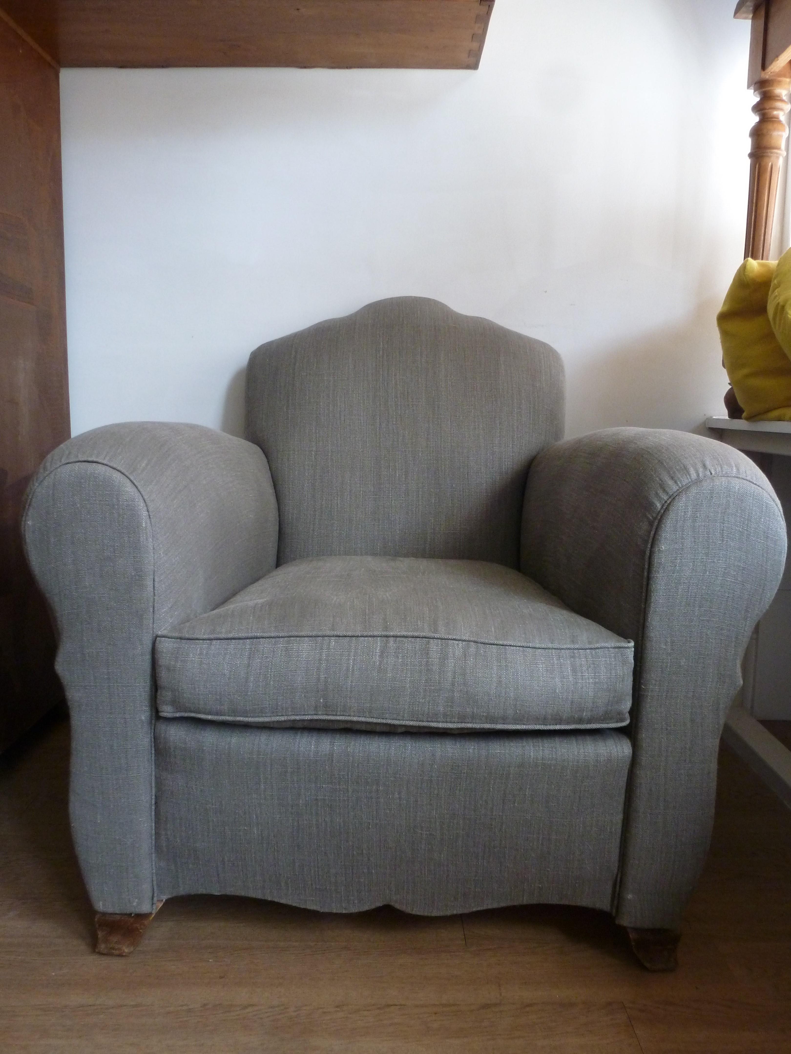Mid-20th Century Iconic 1940 French Art Deco Club Chair Armchair Re-Upholstered Grey French Linen For Sale