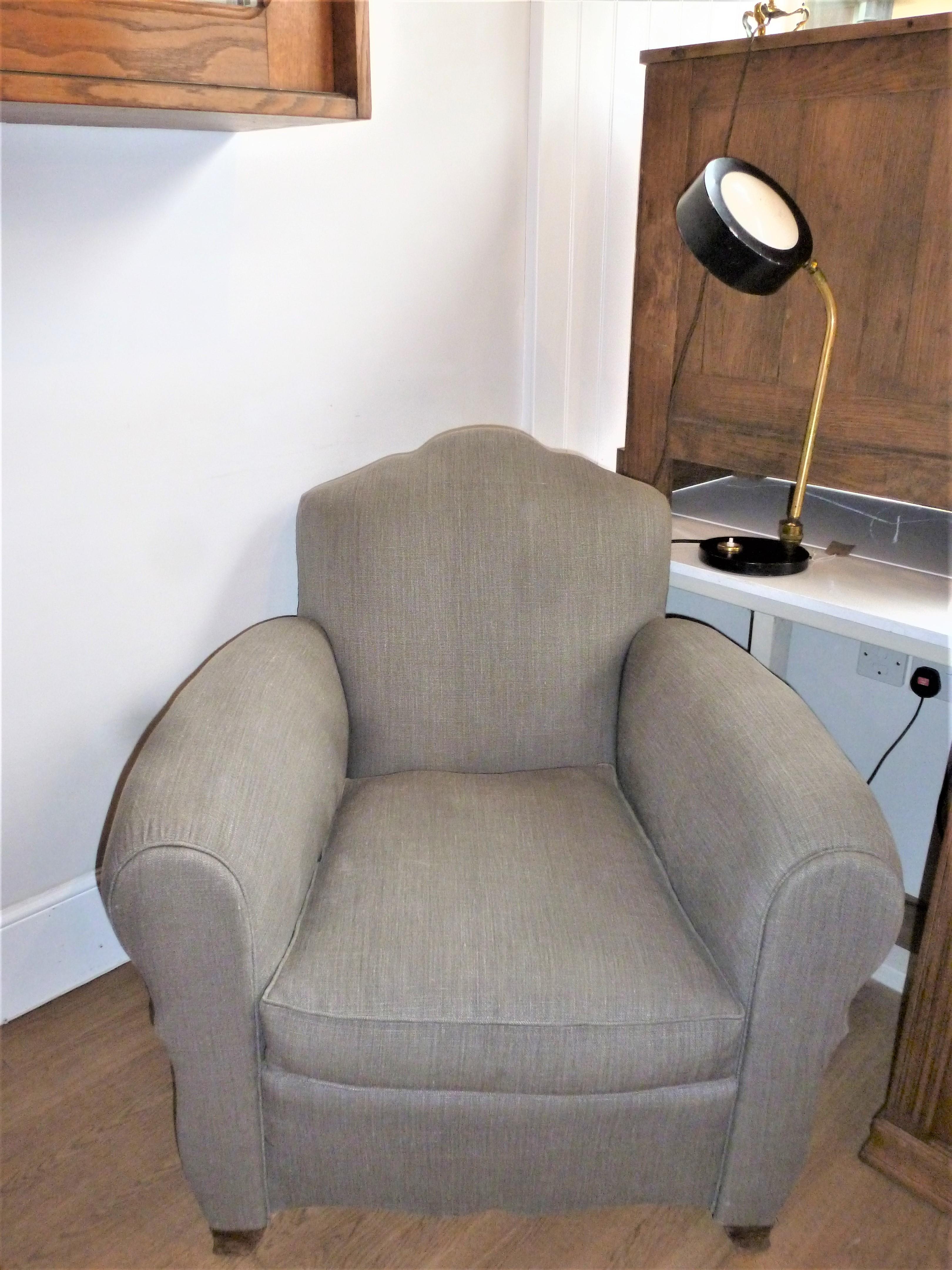 Iconic 1940 French Art Deco Club Chair Armchair Re-Upholstered Grey French Linen For Sale 1