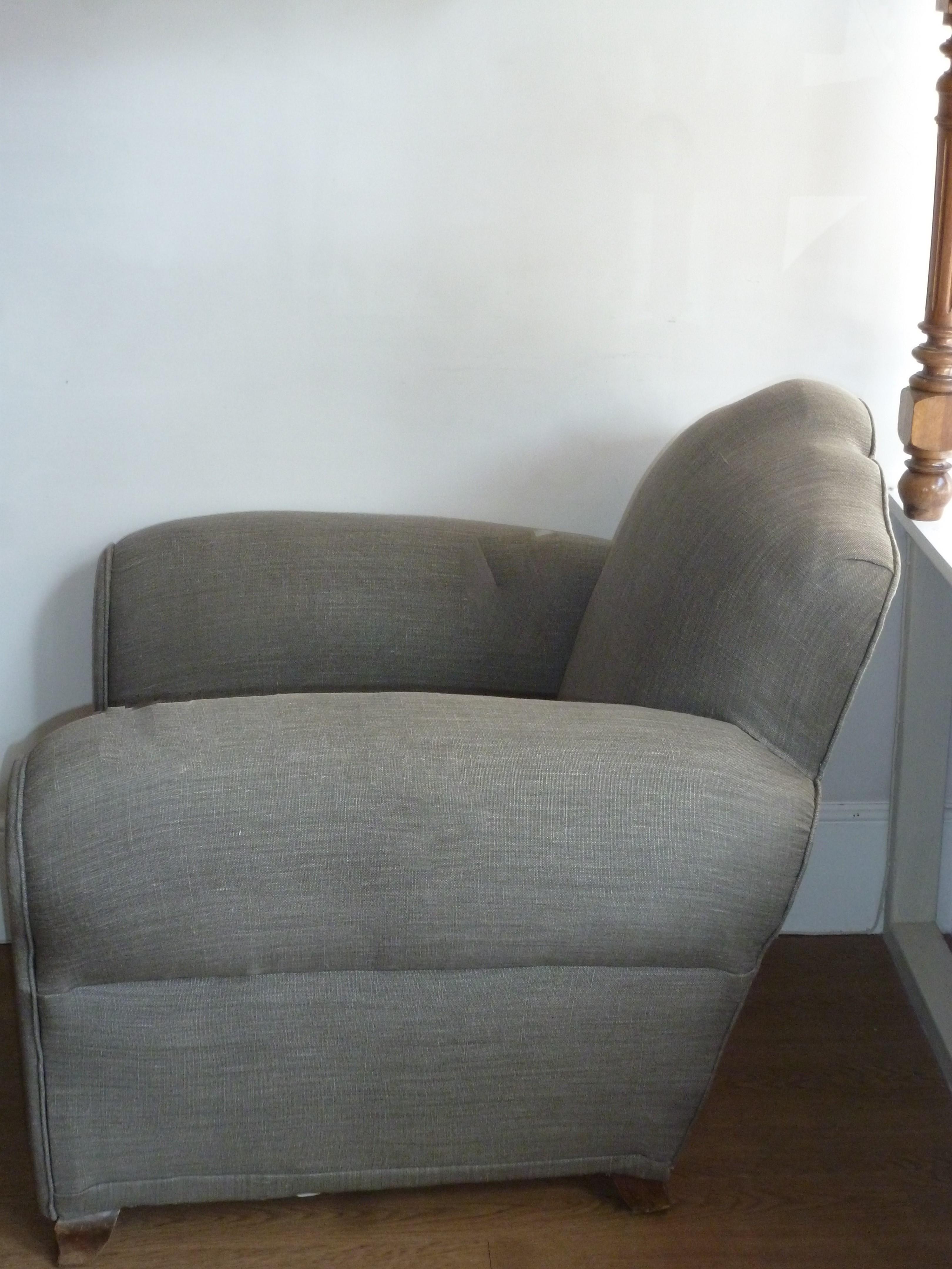 Iconic 1940 French Art Deco Club Chair Armchair Re-Upholstered Grey French Linen For Sale 3