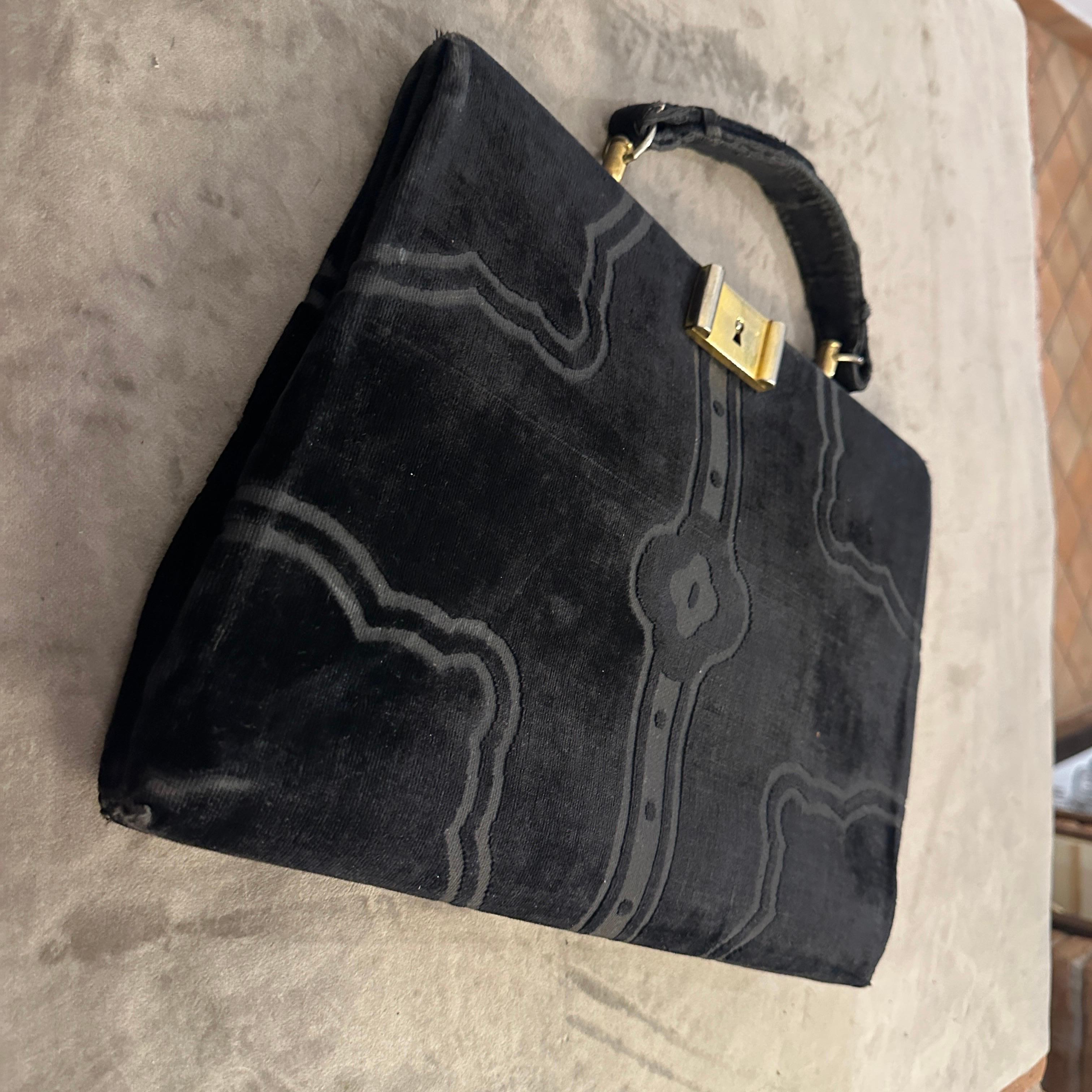 Iconic 1970s Black Velvet and Brass Hand Bag by Roberta di Camerino For Sale 6