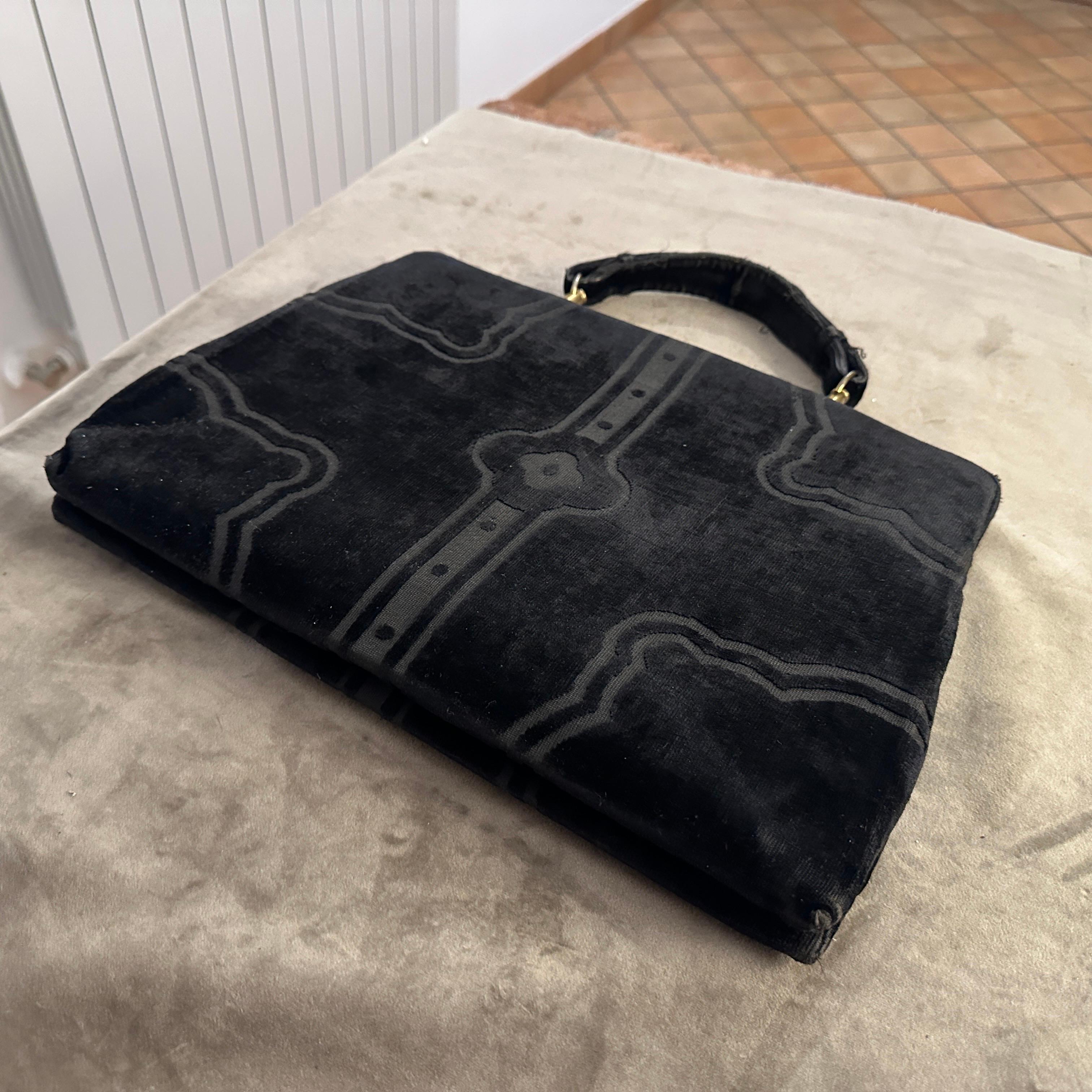 Iconic 1970s Black Velvet and Brass Hand Bag by Roberta di Camerino For Sale 9