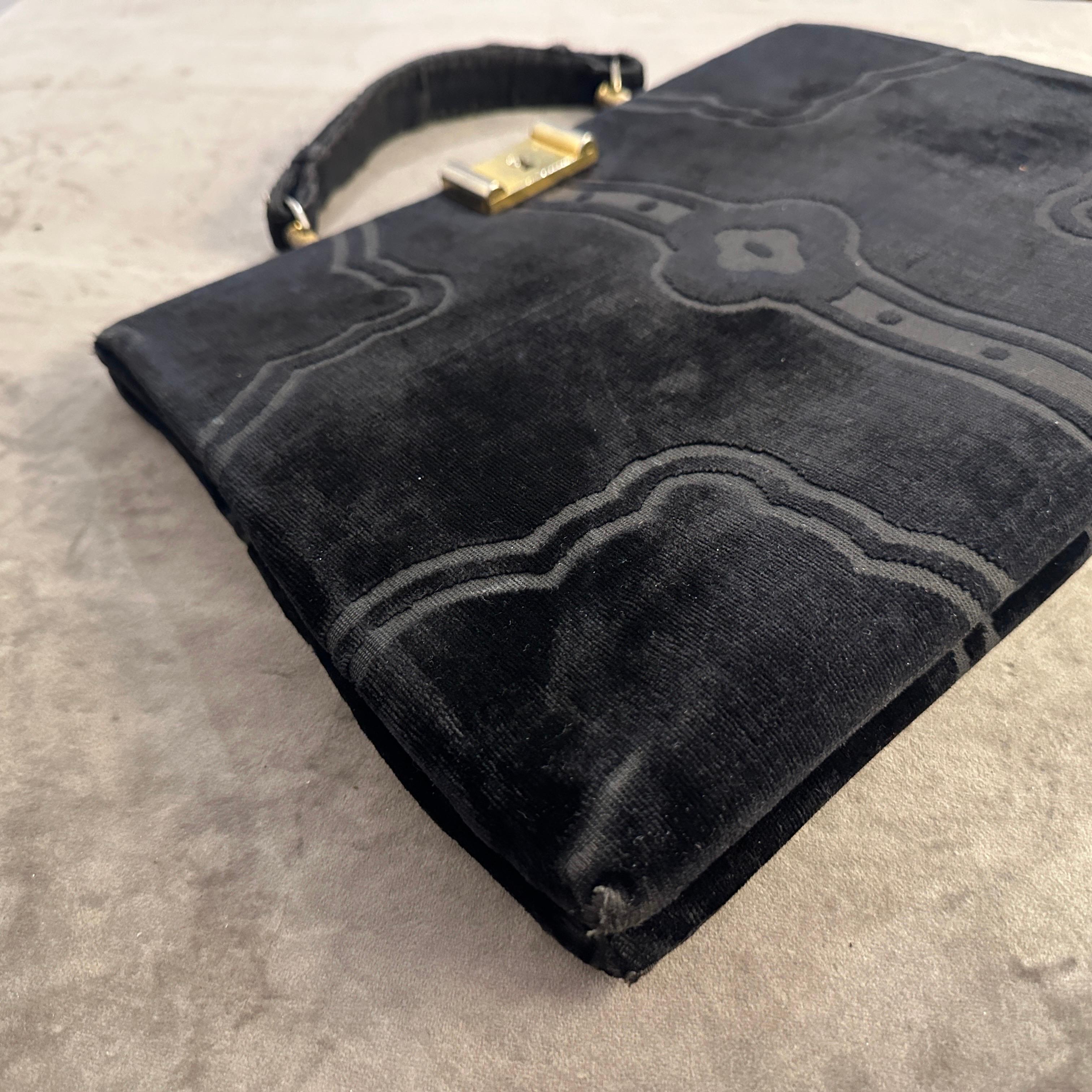 Iconic 1970s Black Velvet and Brass Hand Bag by Roberta di Camerino For Sale 2