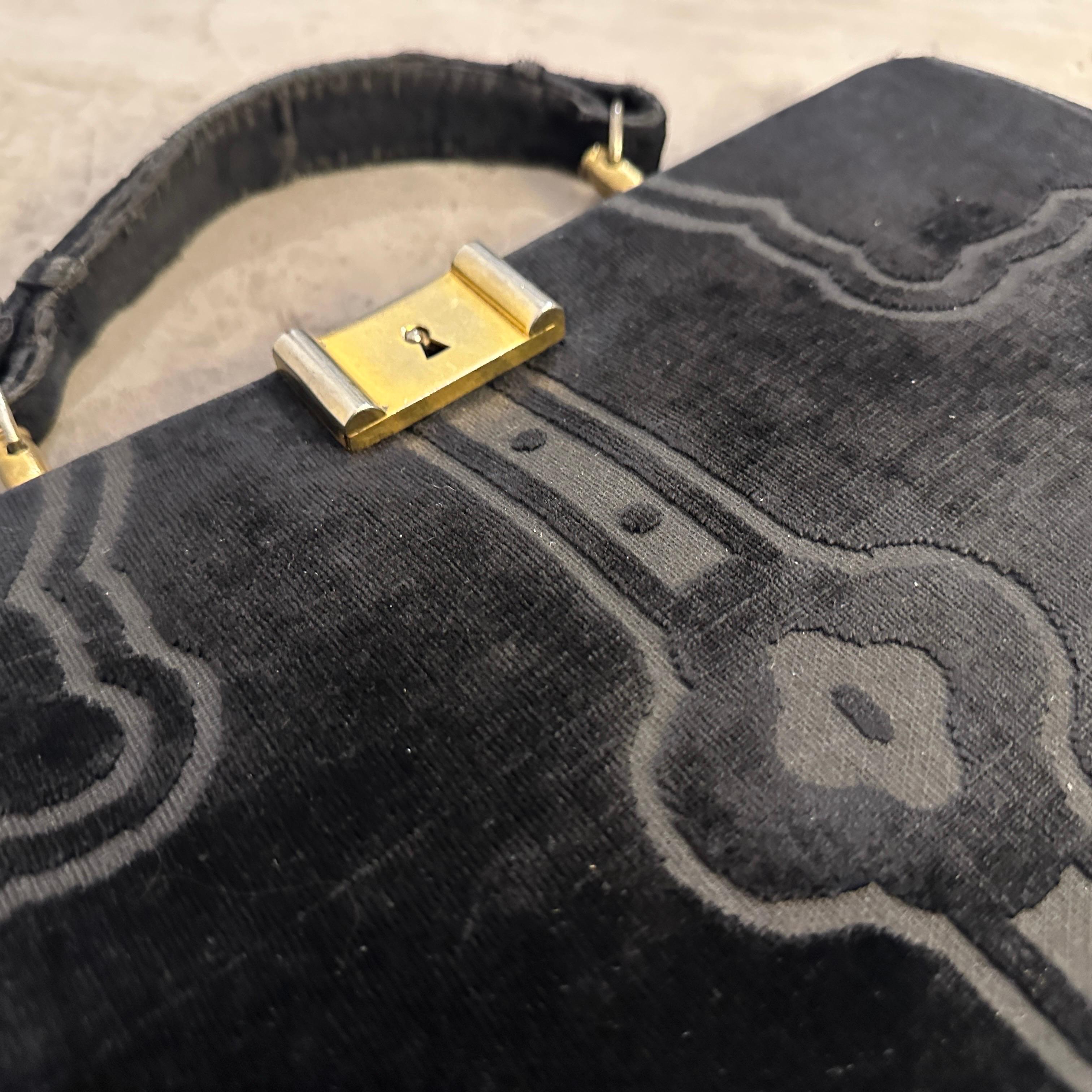 Iconic 1970s Black Velvet and Brass Hand Bag by Roberta di Camerino For Sale 3