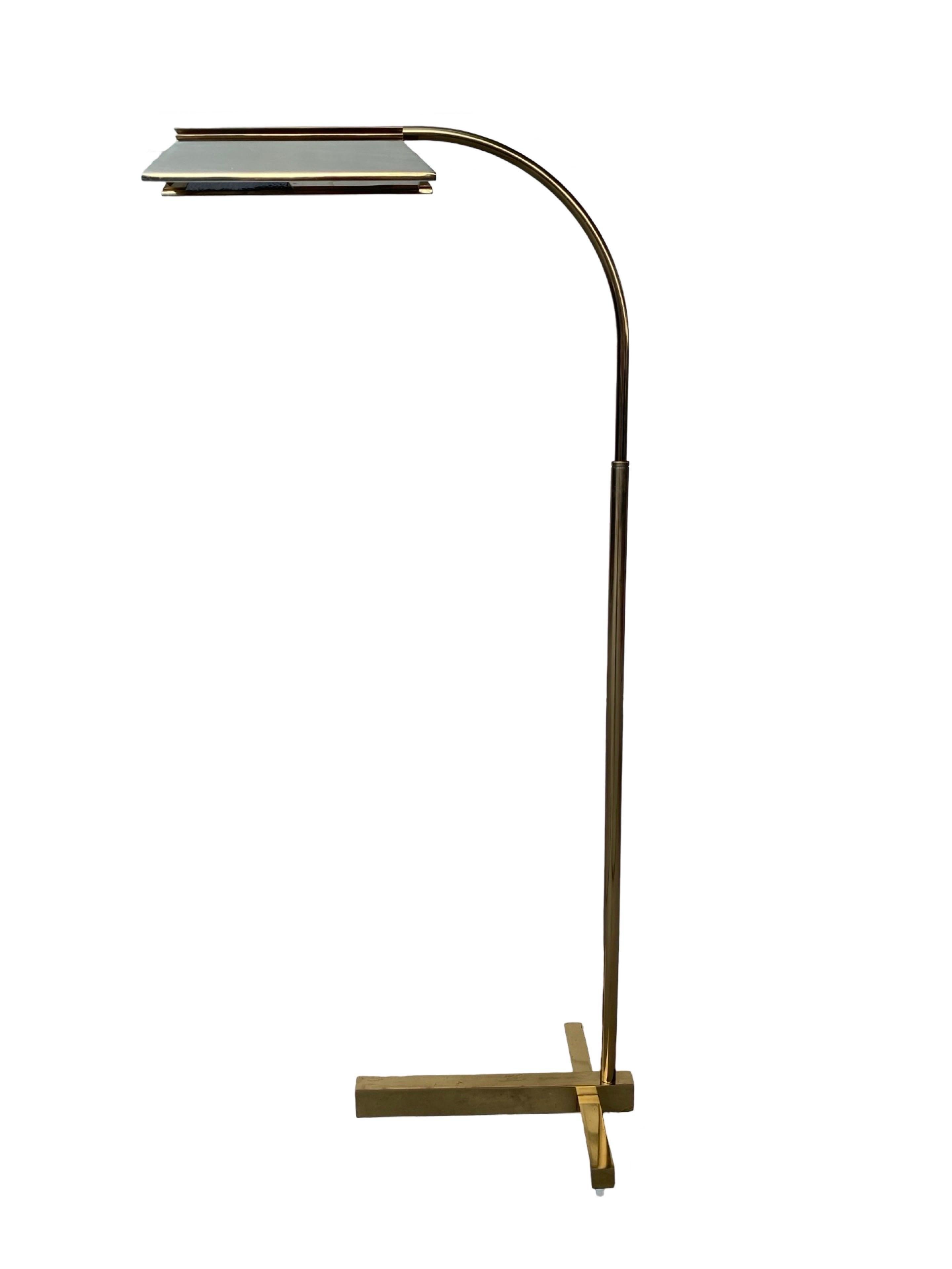 Lampadaire de lecture iconique des années 1970 en laiton Architectural Modern Lighting by Casella Lighting en vente 3