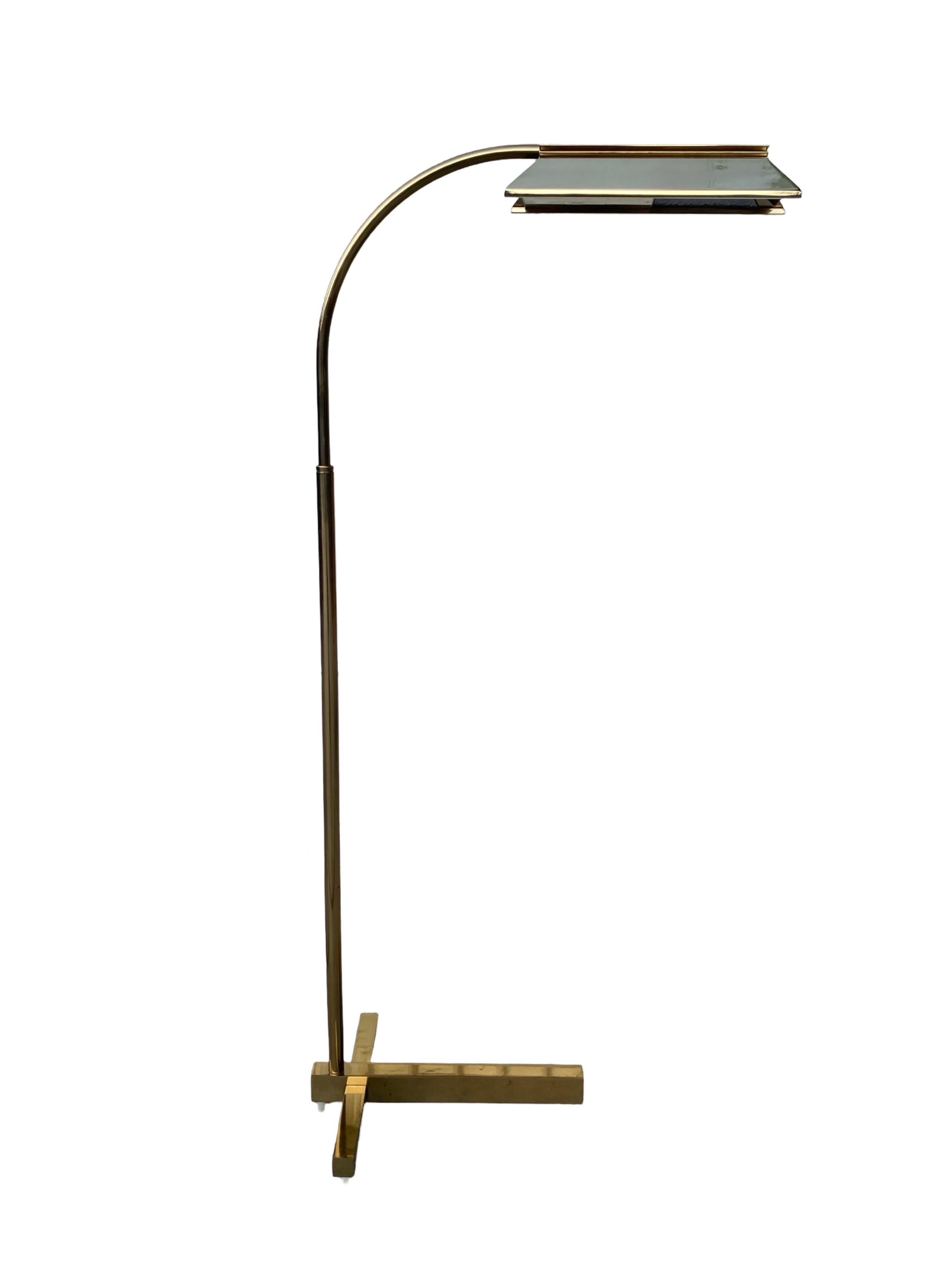Lampadaire de lecture iconique des années 1970 en laiton Architectural Modern Lighting by Casella Lighting en vente 2