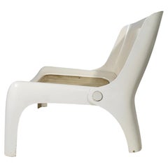 Le iconiche poltrone in vetroresina in stile “Space Age” degli anni ’70 di Carl Straub