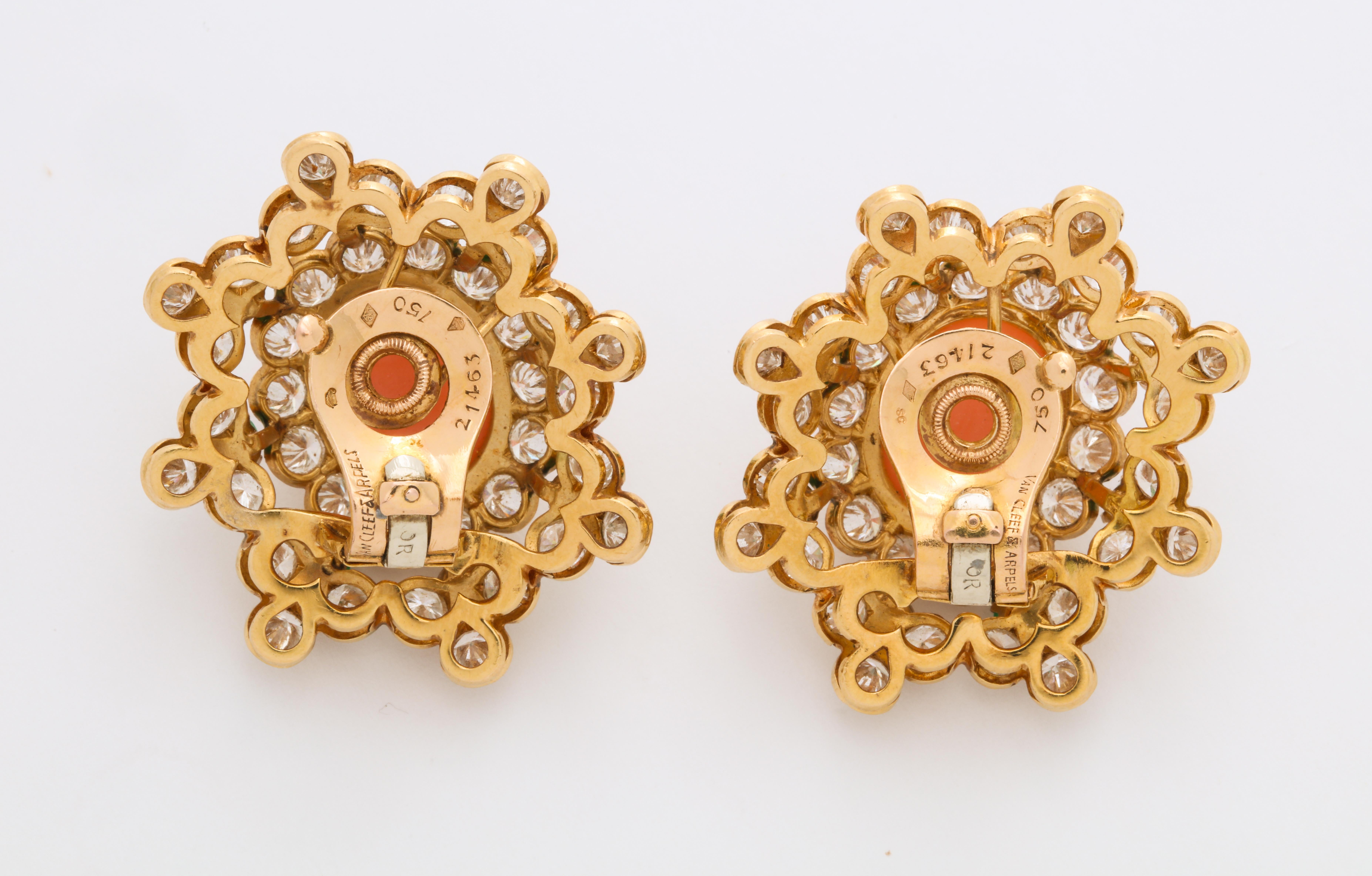 Iconic 1970s Van Cleef & Arpels Coral Set In Excellent Condition In New York, NY