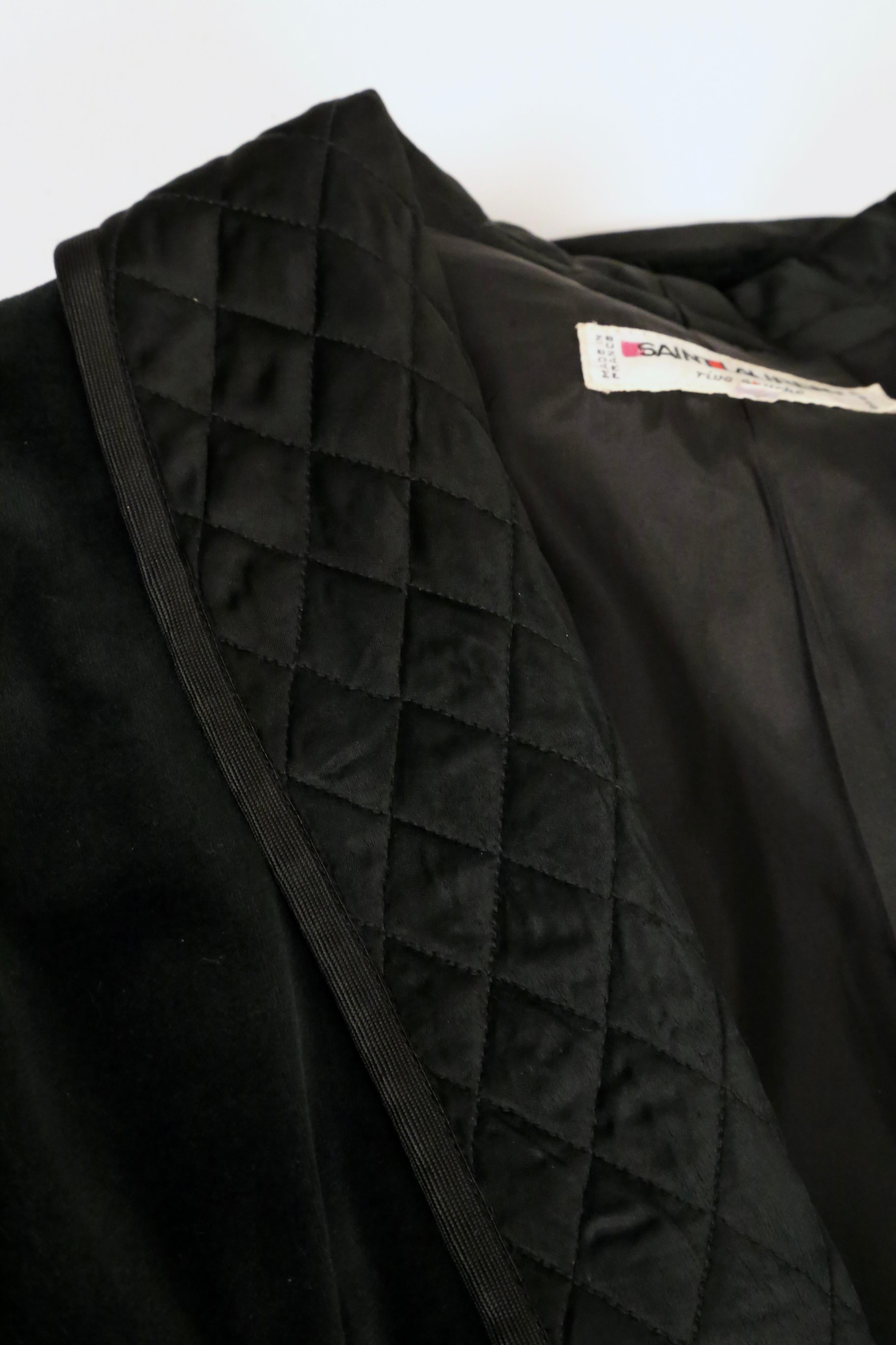Iconic 1978 YVES SAINT LAURENT black velvet 'le smoking' jacket 2