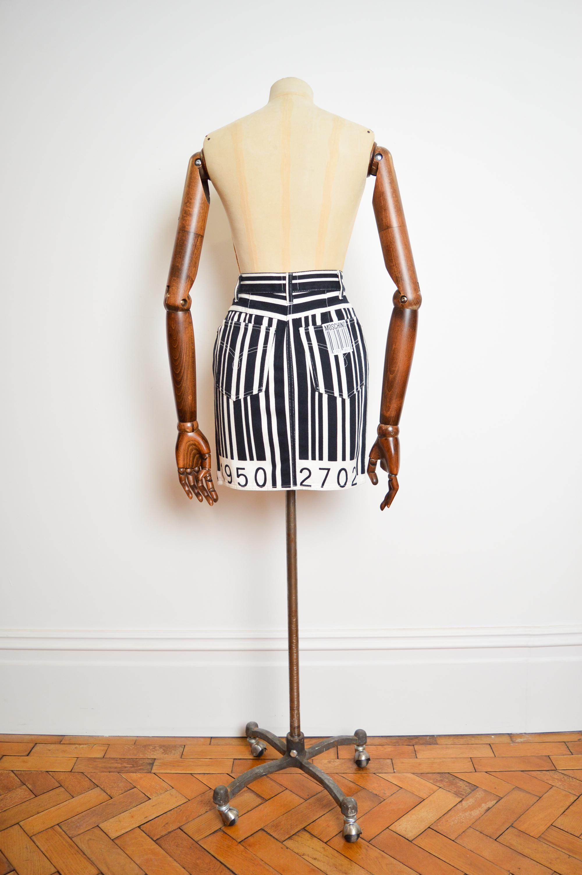 Iconic 1990s Cheap & Chic Franco Moschino Barcode Stripe Denim Pencil Mini Skirt For Sale 7