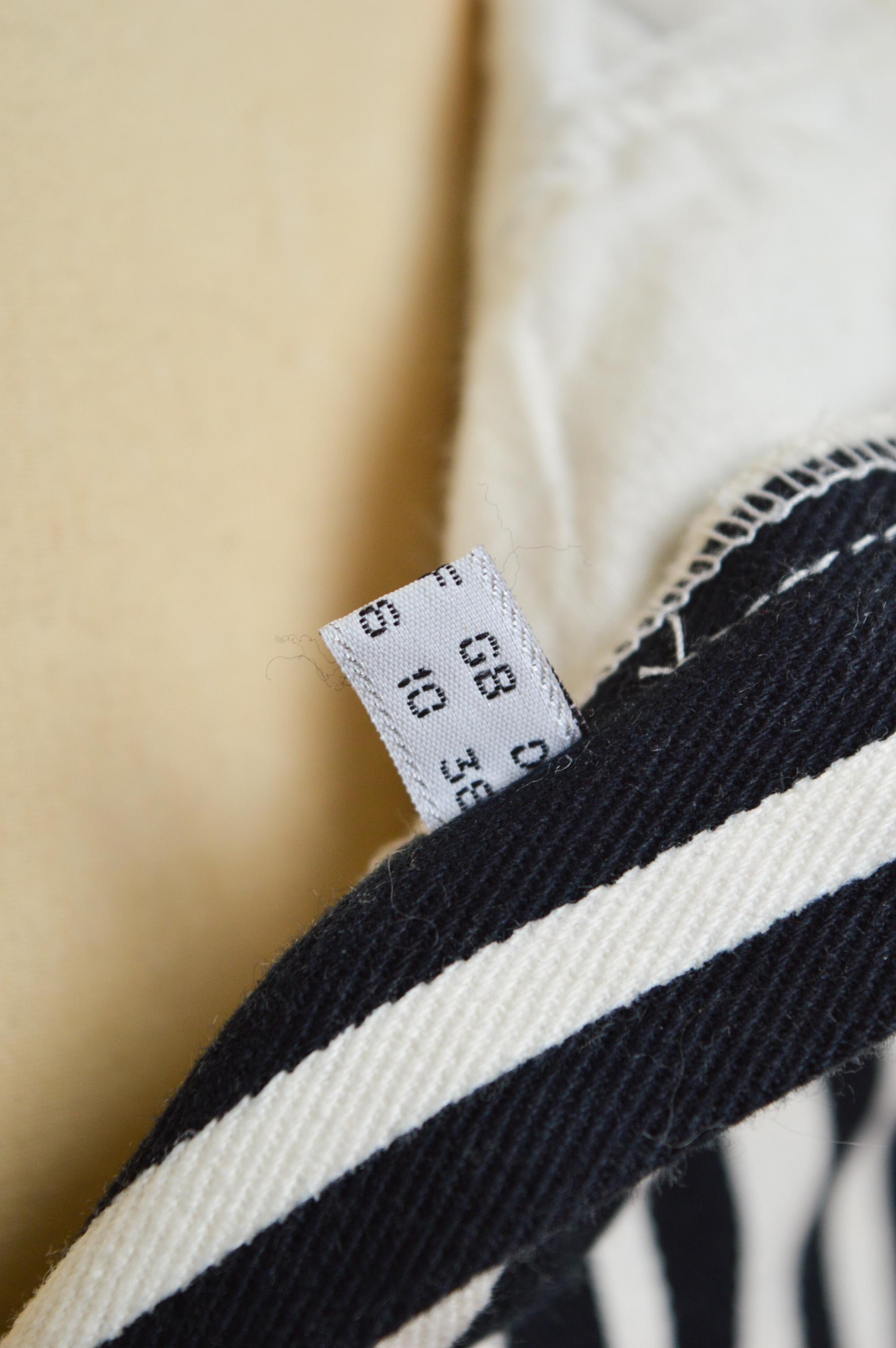 Iconic 1990s Cheap & Chic Franco Moschino Barcode Stripe Denim Pencil Mini Skirt For Sale 12