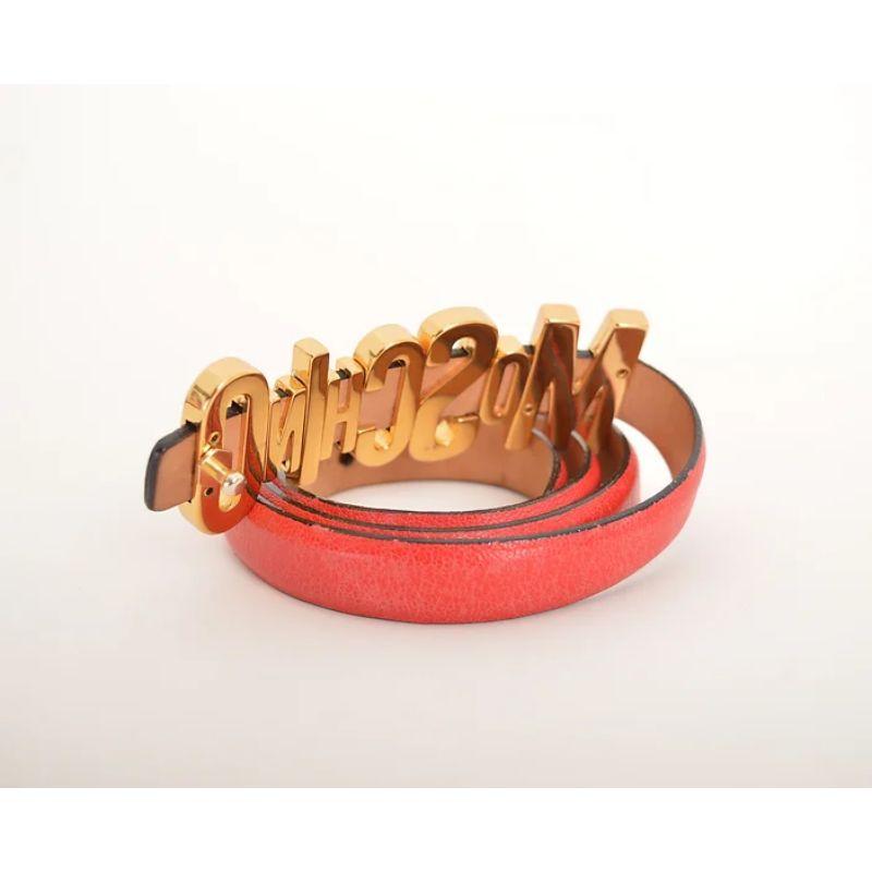 Iconic 1990's Moschino Skinny Red 'Moschino' Gold Letter leather Waist Belt im Zustand „Gut“ im Angebot in Sheffield, GB