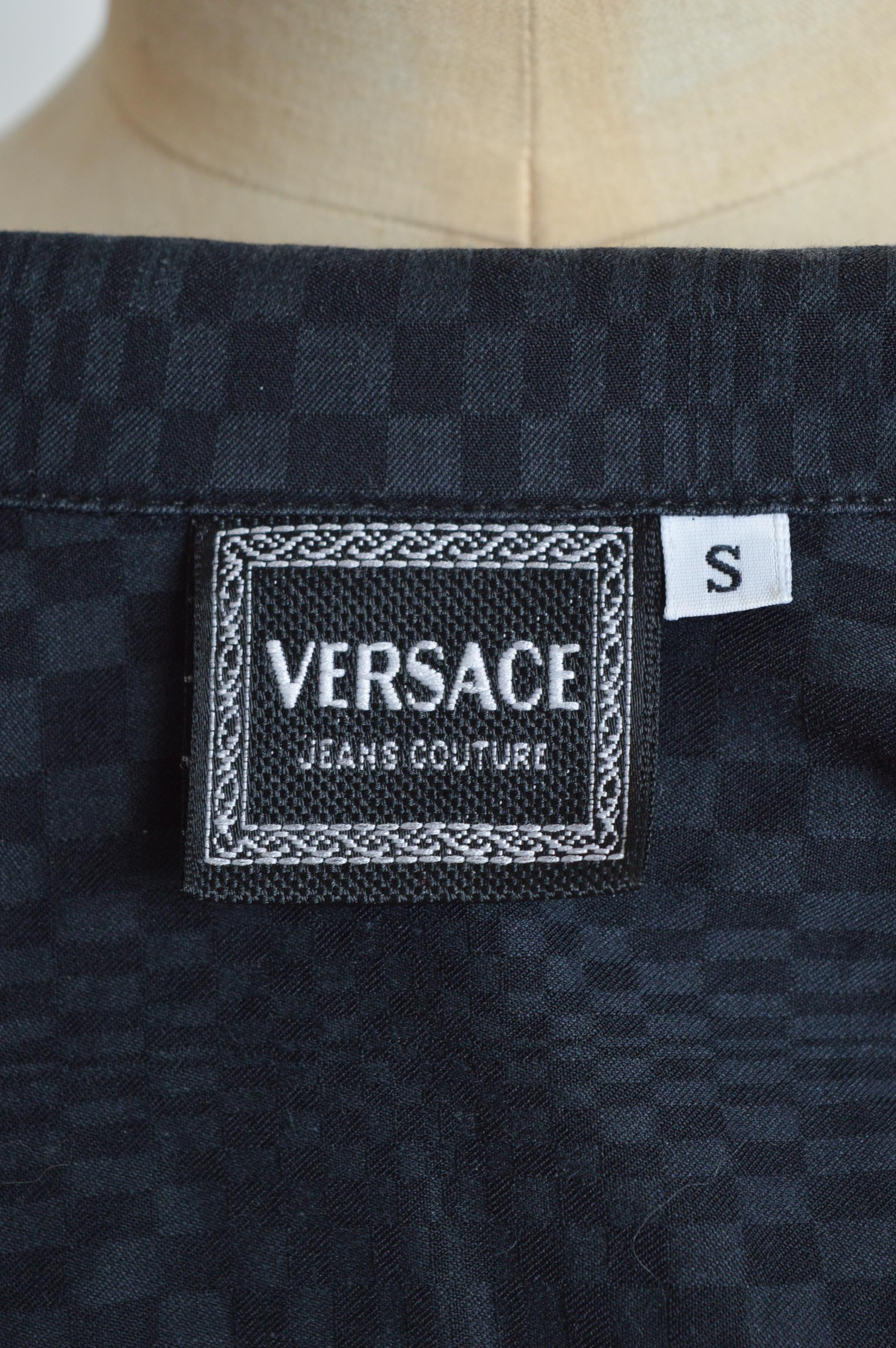 Iconic 1990s Versace Jeans Couture Black Zip up Crop Top in Black Psychedelic For Sale 5