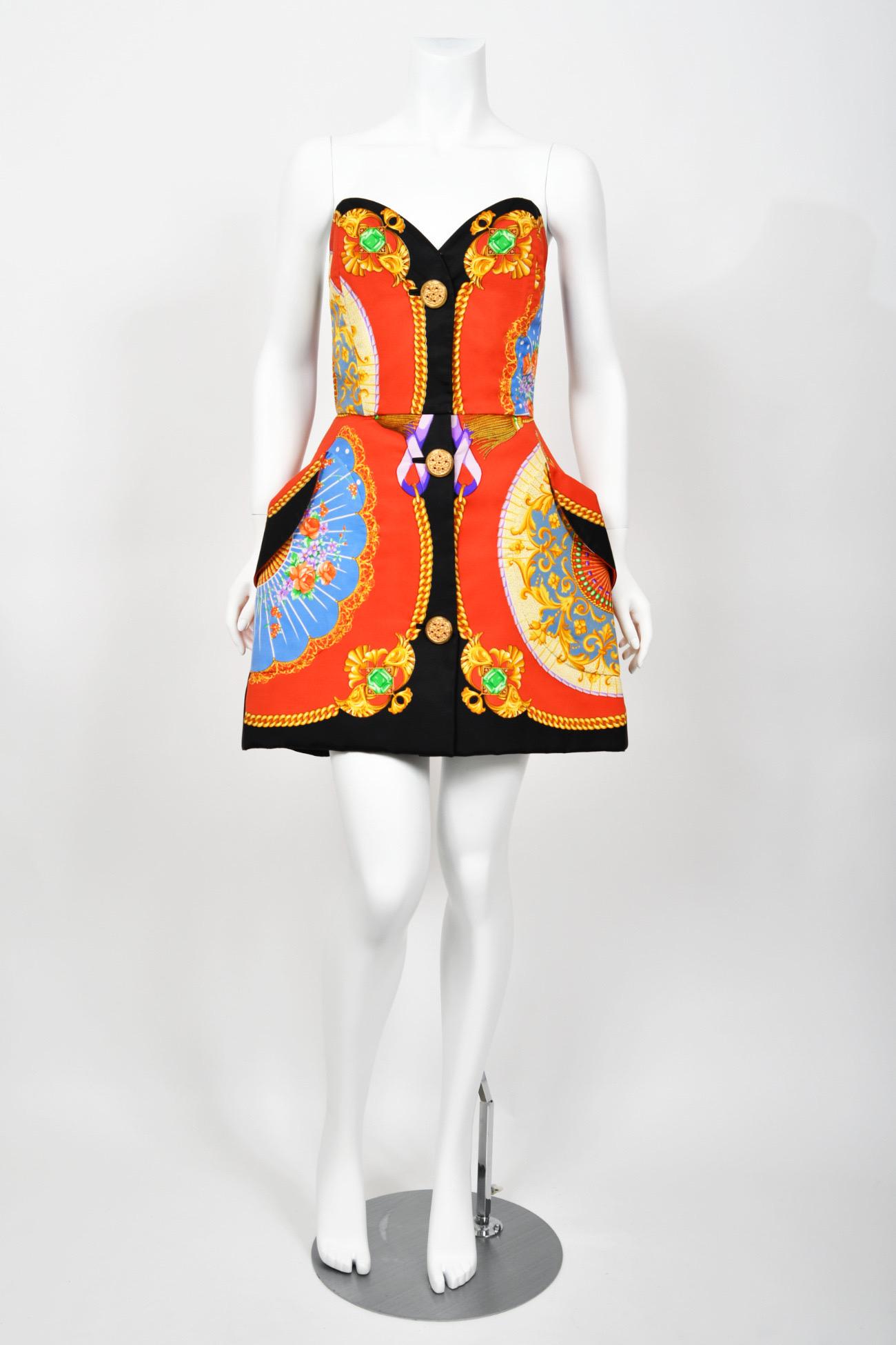 Iconic 1991 Gianni Versace Documented Runway Print Silk Strapless Mini Dress  For Sale 5