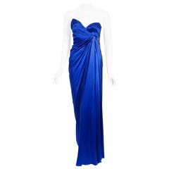 Icónico vestido sin tirantes de seda azul zafiro con corsé de Thierry Mugler de 1999