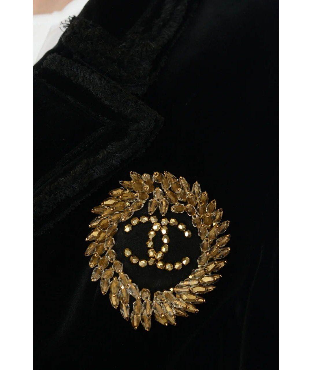 Women's Iconic 2010 black velvet Chanel blazer 
