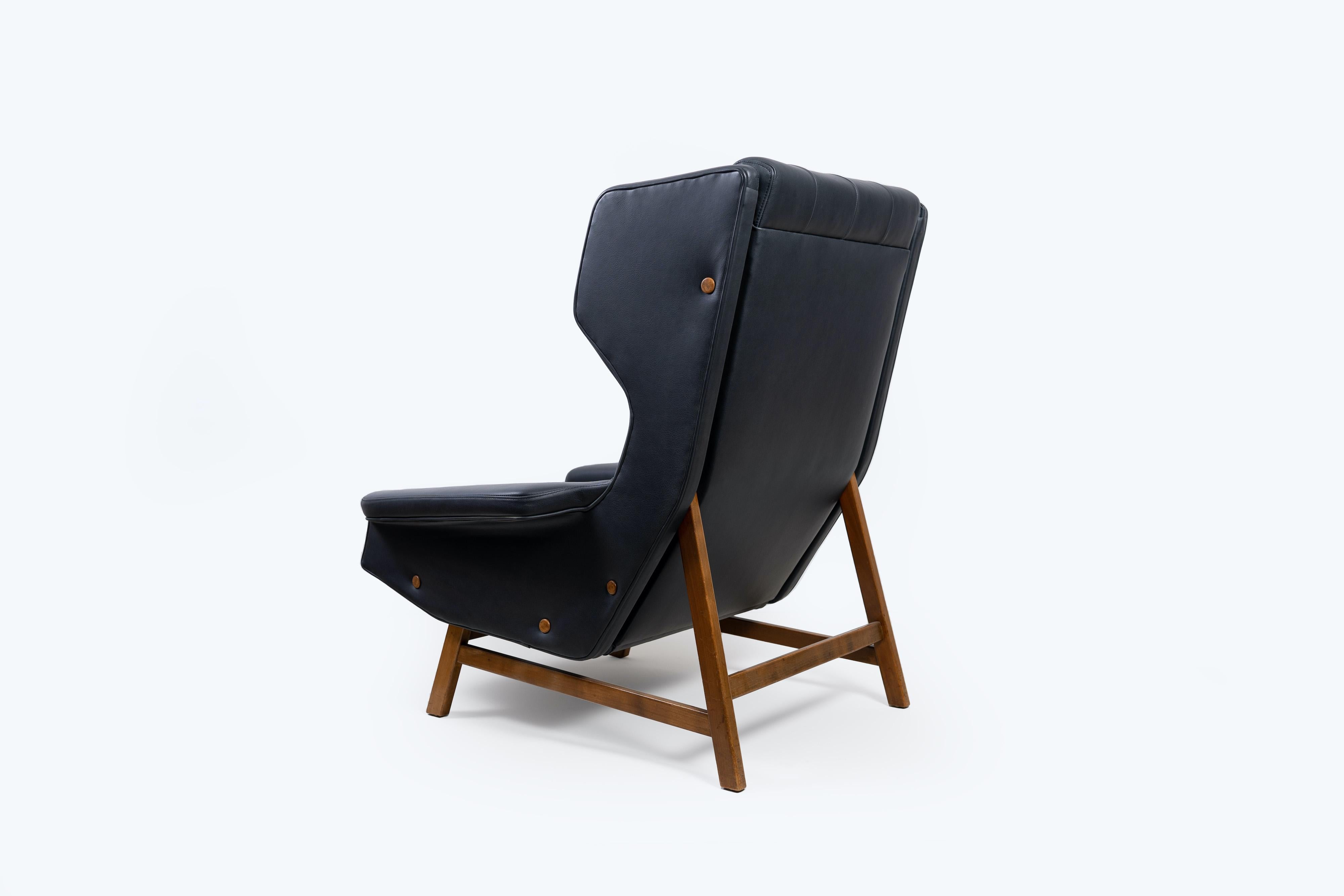 Italian Iconic 877 Wingback Armchair by Gianfranco Frattini for Cassina 1959 For Sale